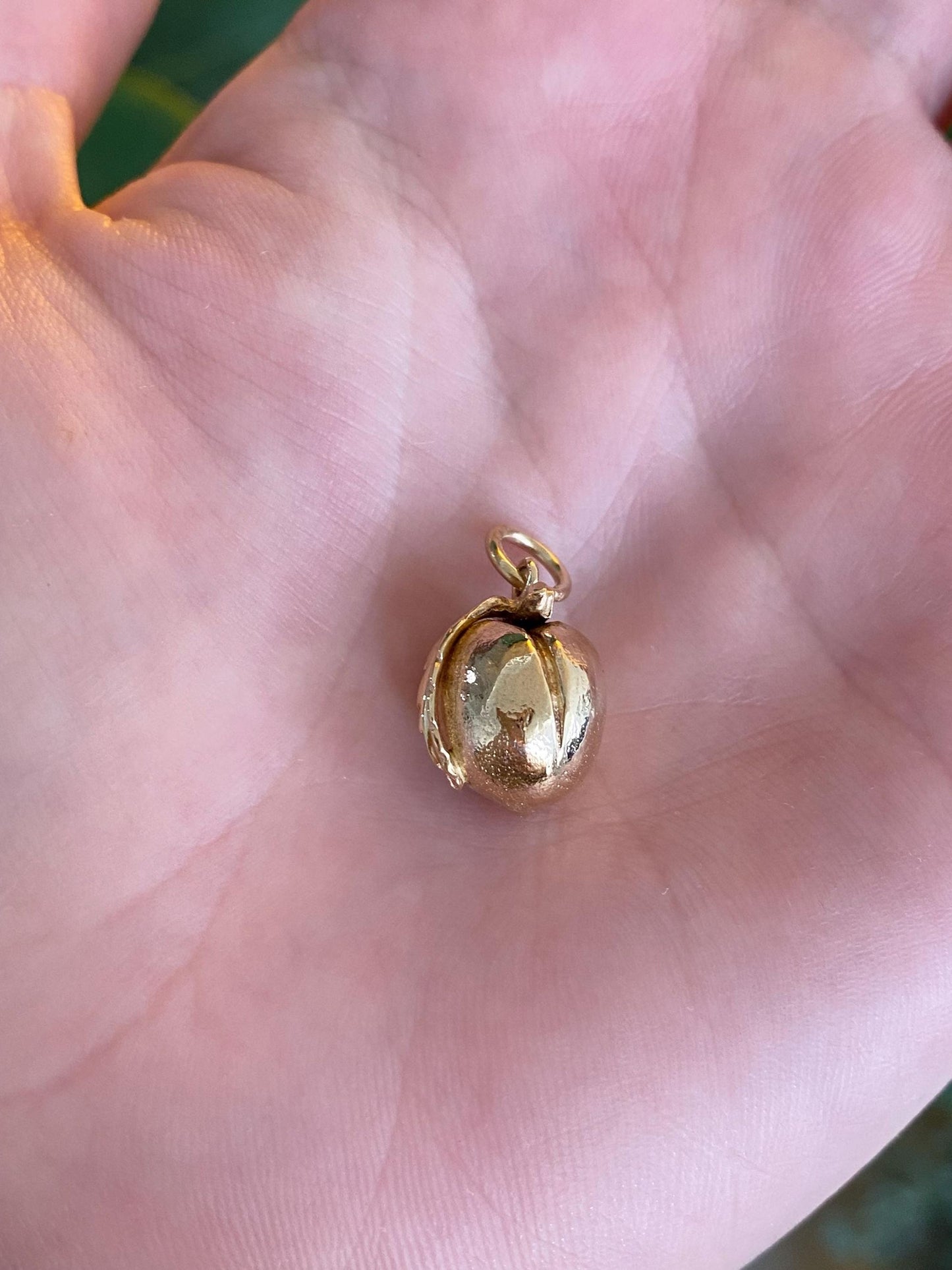 Vintage 14k Yellow Gold Peach Charm