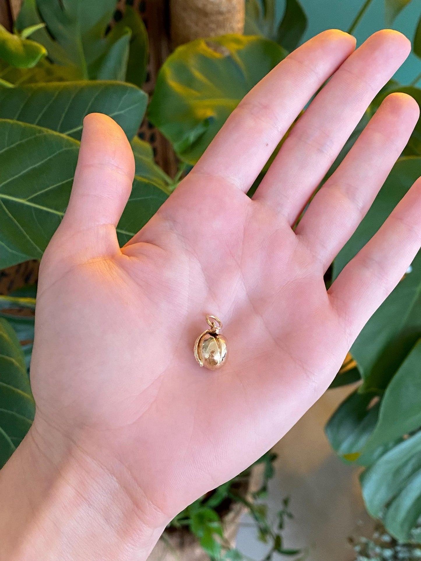 Vintage 14k Yellow Gold Peach Charm