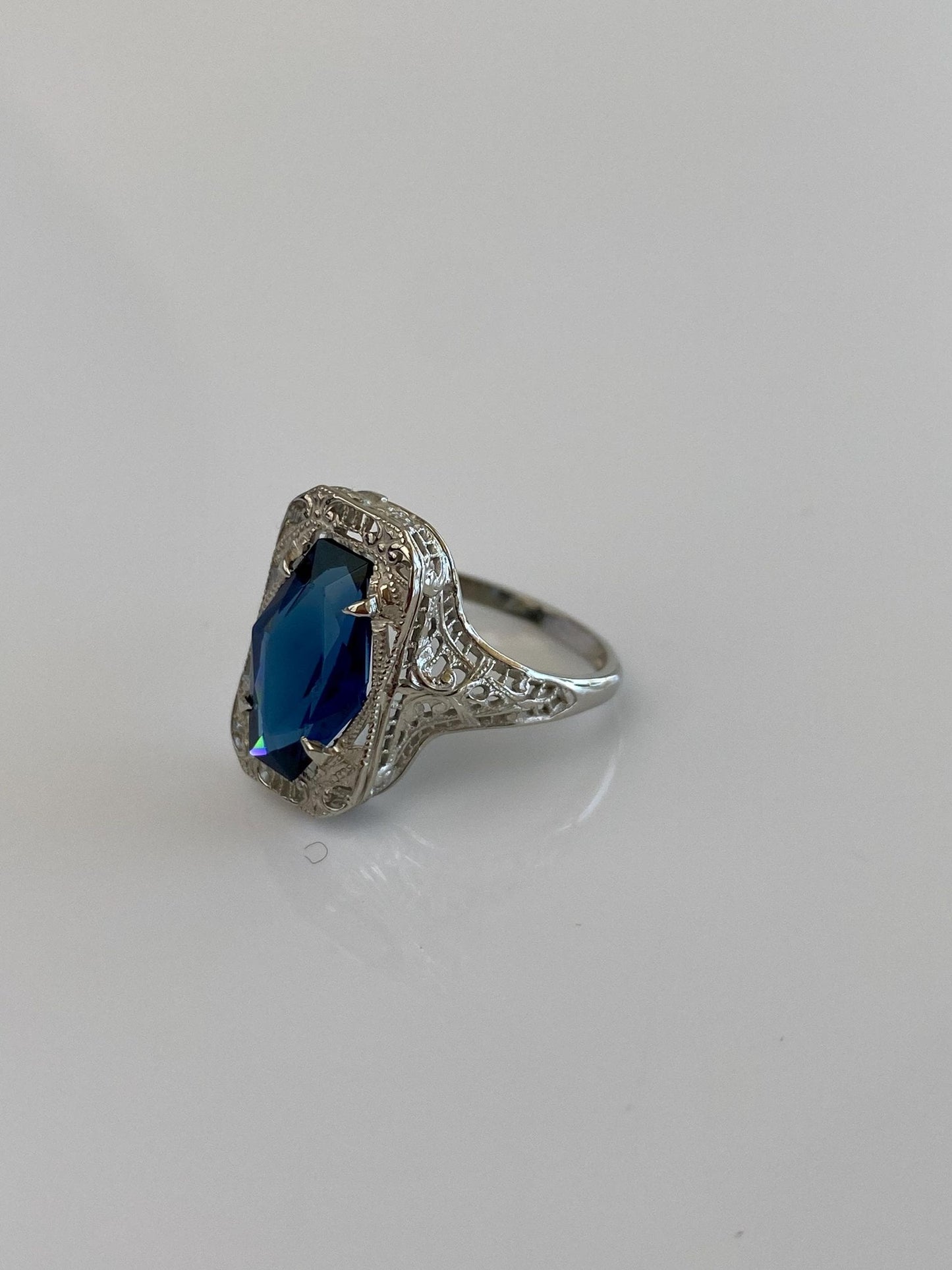 Vintage Solid 14k White Gold Blue Cubic Zirconia Art Deco Ring - Size 5.25