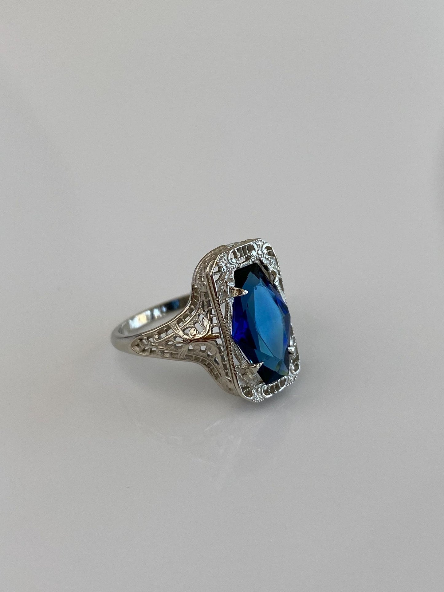 Vintage Solid 14k White Gold Blue Cubic Zirconia Art Deco Ring - Size 5.25