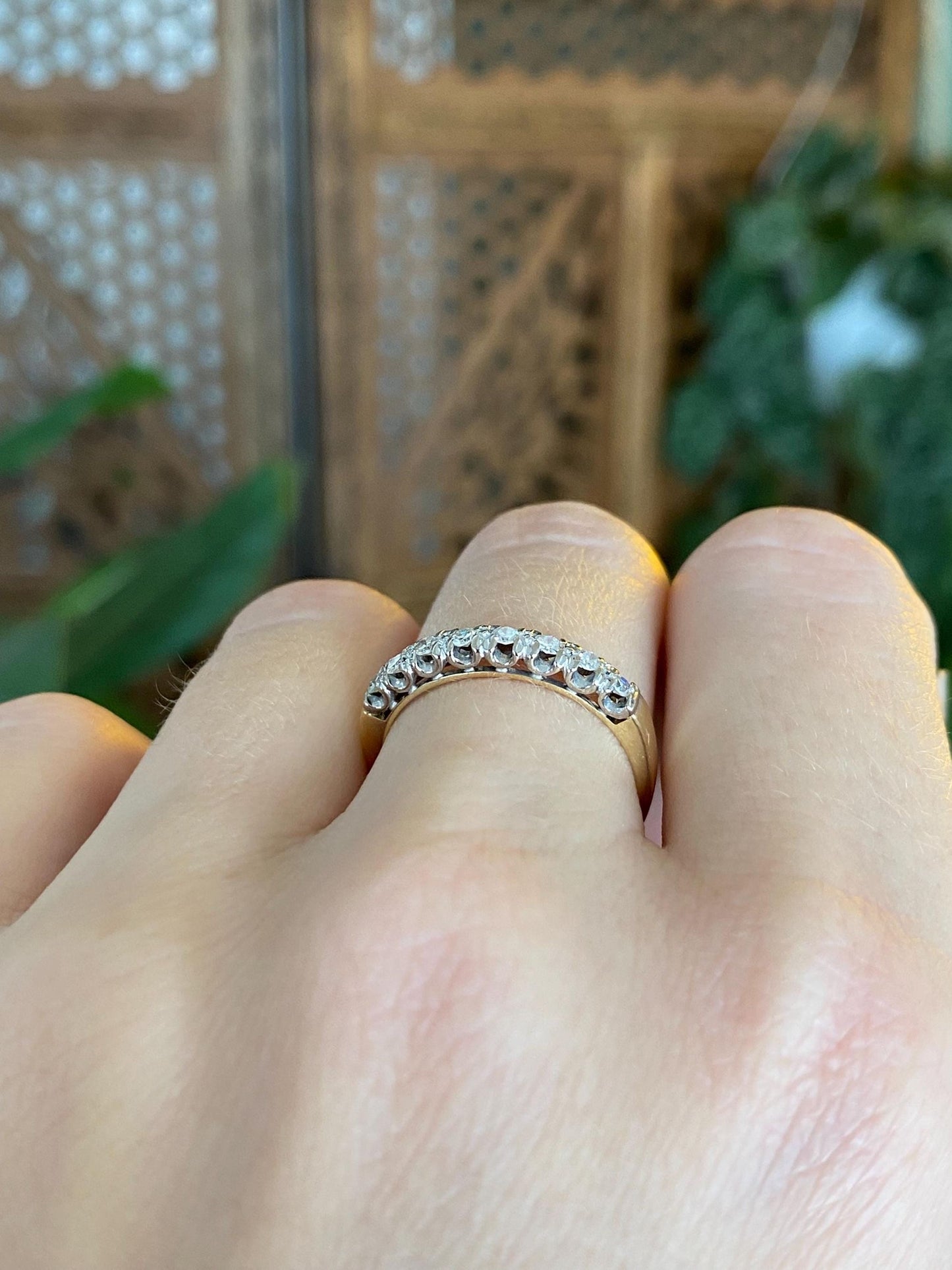 Vintage Solid 18k White & Yellow Gold Diamond Ring Band - Size 6.75