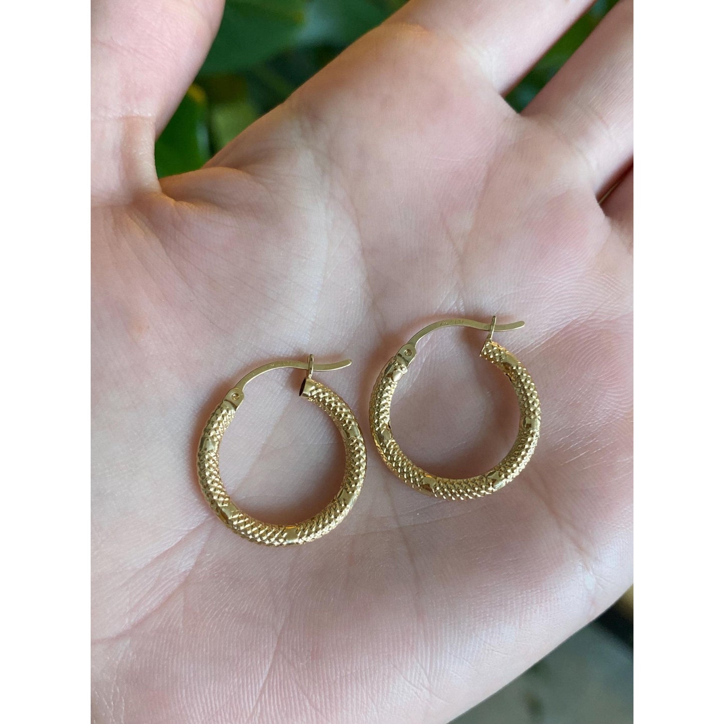 Vintage Solid 10k Yellow Gold Diamond Cut Textured Hoop Earrings