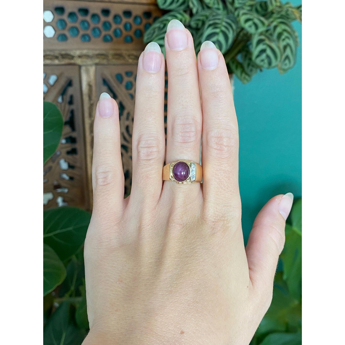 Vintage Solid 14k Yellow Gold Diamond Star Sapphire Ring Band - Size 7