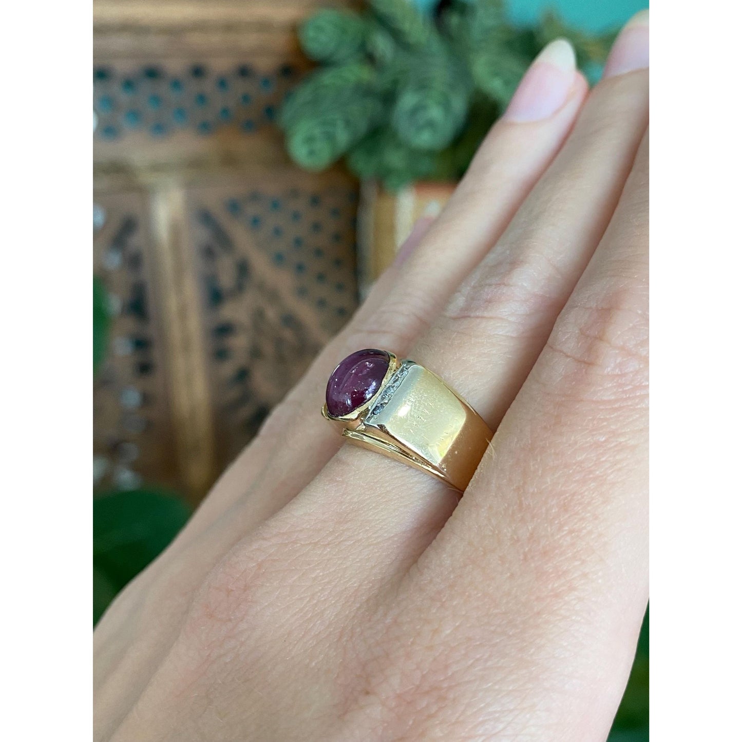 Vintage Solid 14k Yellow Gold Diamond Star Sapphire Ring Band - Size 7