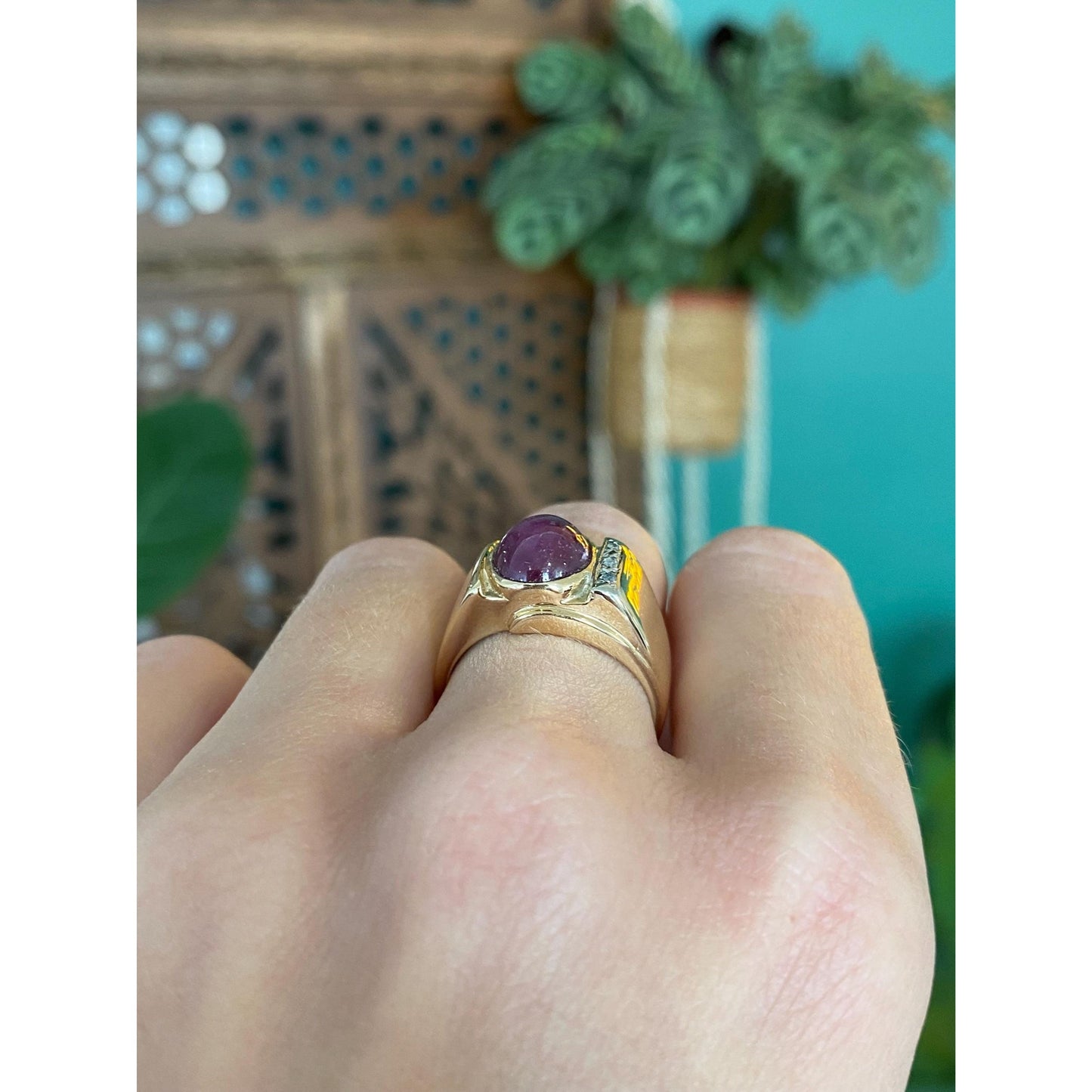 Vintage Solid 14k Yellow Gold Diamond Star Sapphire Ring Band - Size 7