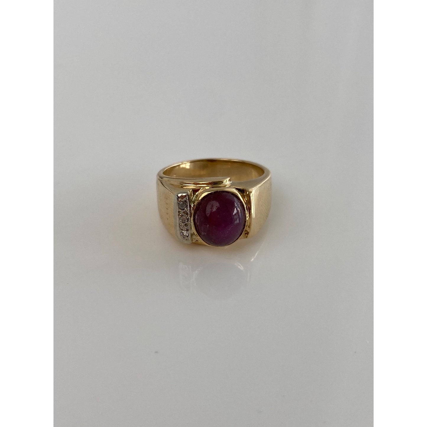 Vintage Solid 14k Yellow Gold Diamond Star Sapphire Ring Band - Size 7