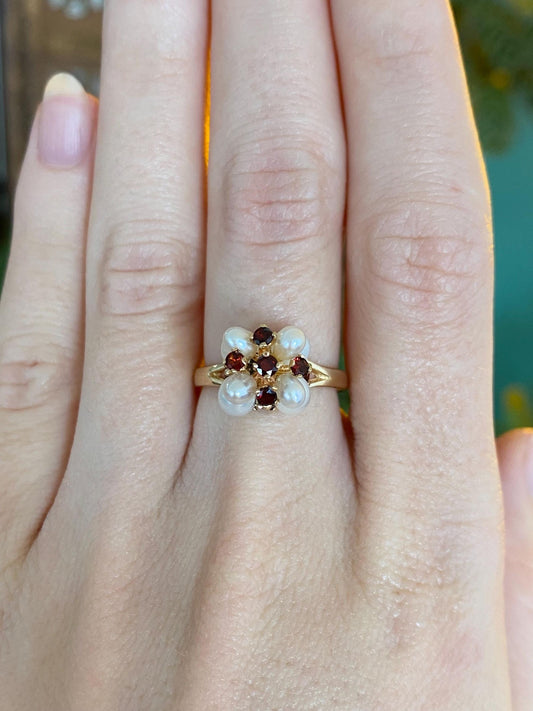 Vintage Solid 14k Yellow Gold Garnet Pearl Ring - Size 6.25
