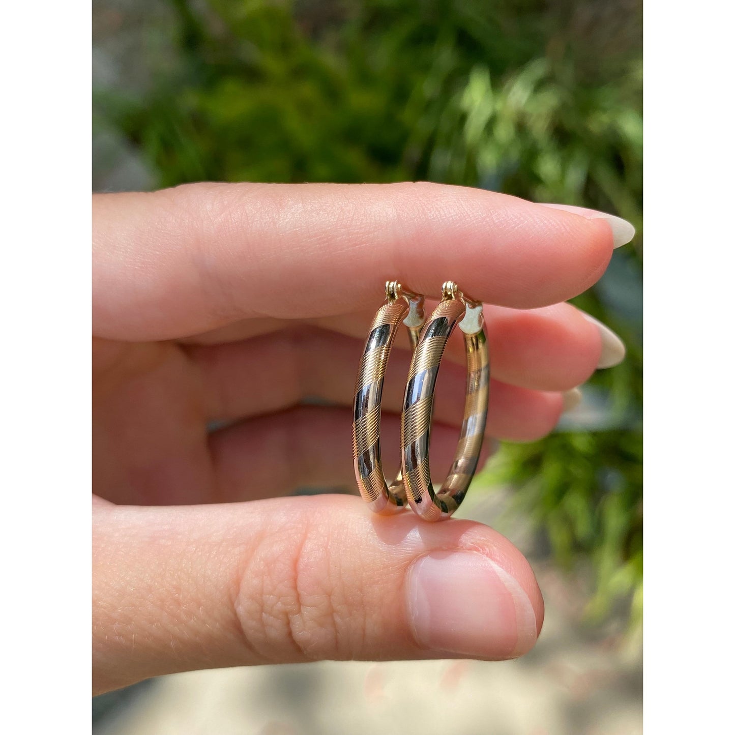 Vintage Solid 14k White & Yellow Gold Striped Hoop Earrings