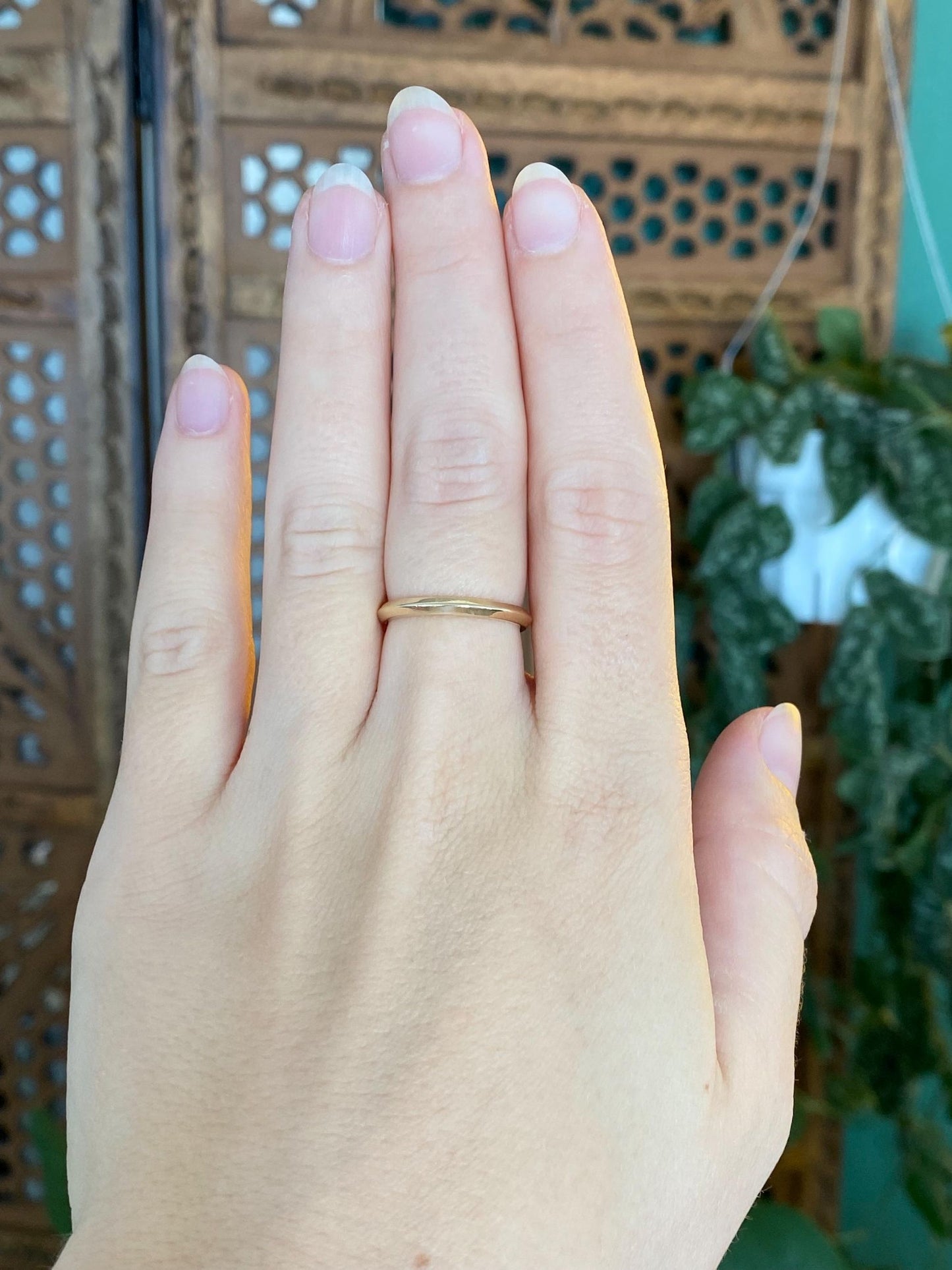 Vintage Solid 14k Yellow Gold Beveled Ring Band - Size 6.5