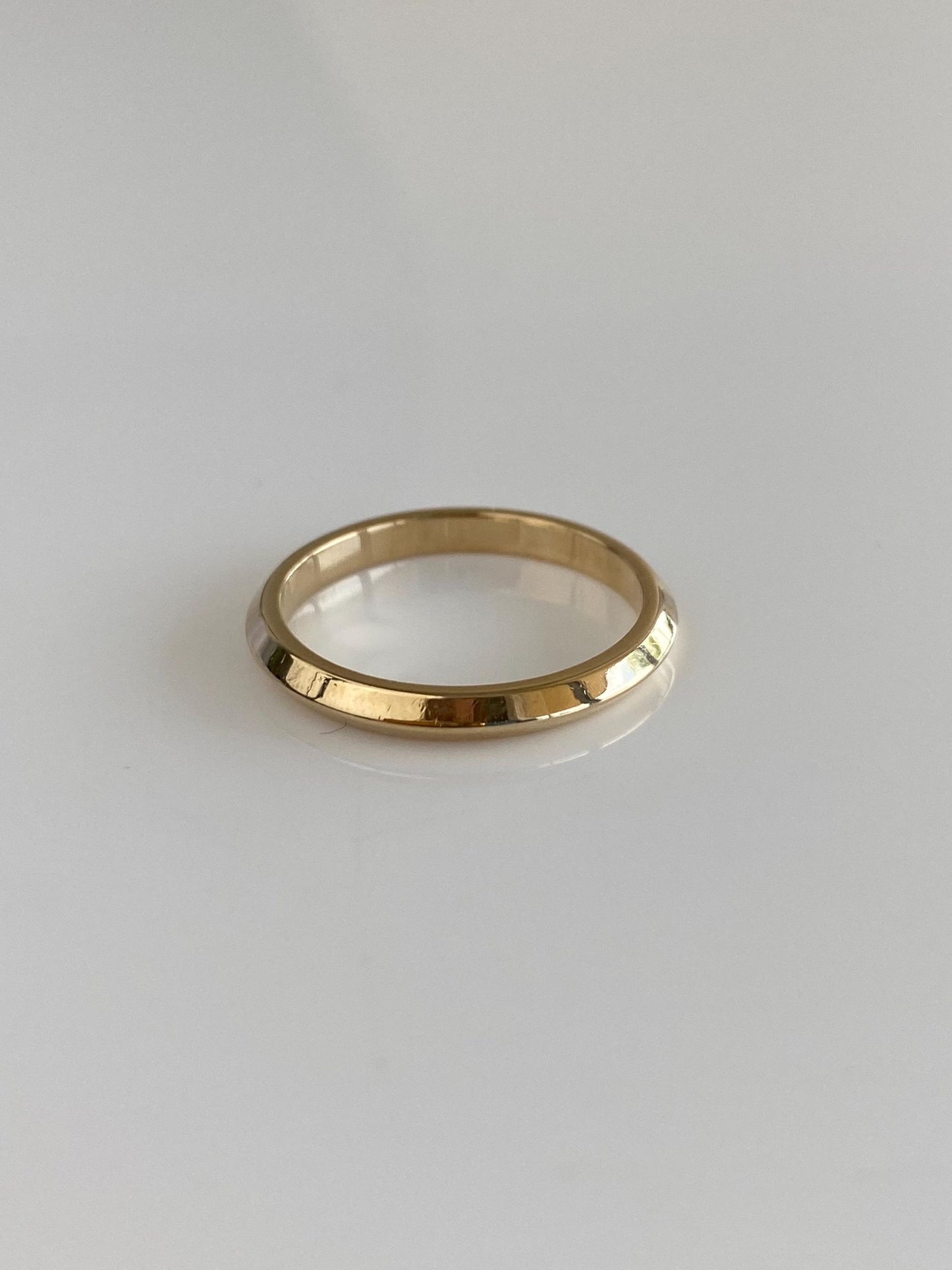 Vintage Solid 14k Yellow Gold Beveled Ring Band - Size 6.5