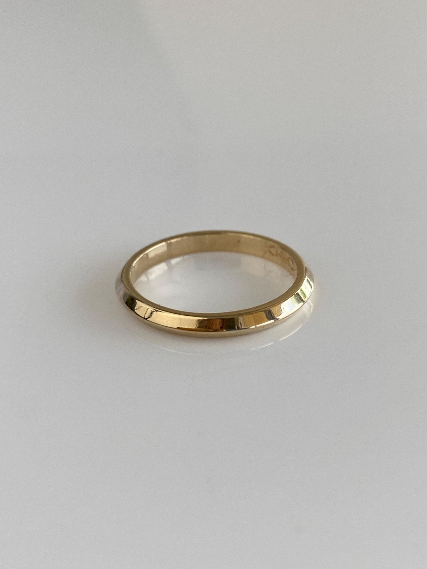 Vintage Solid 14k Yellow Gold Beveled Ring Band - Size 6.5