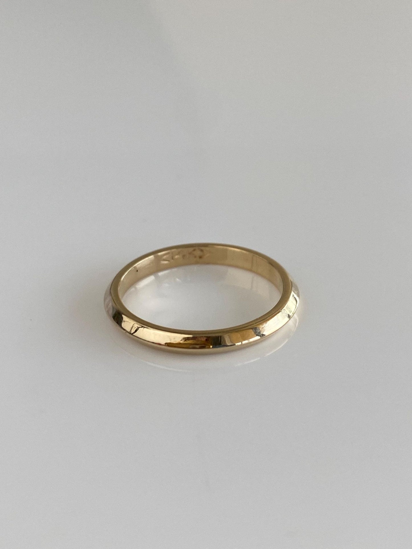 Vintage Solid 14k Yellow Gold Beveled Ring Band - Size 6.5