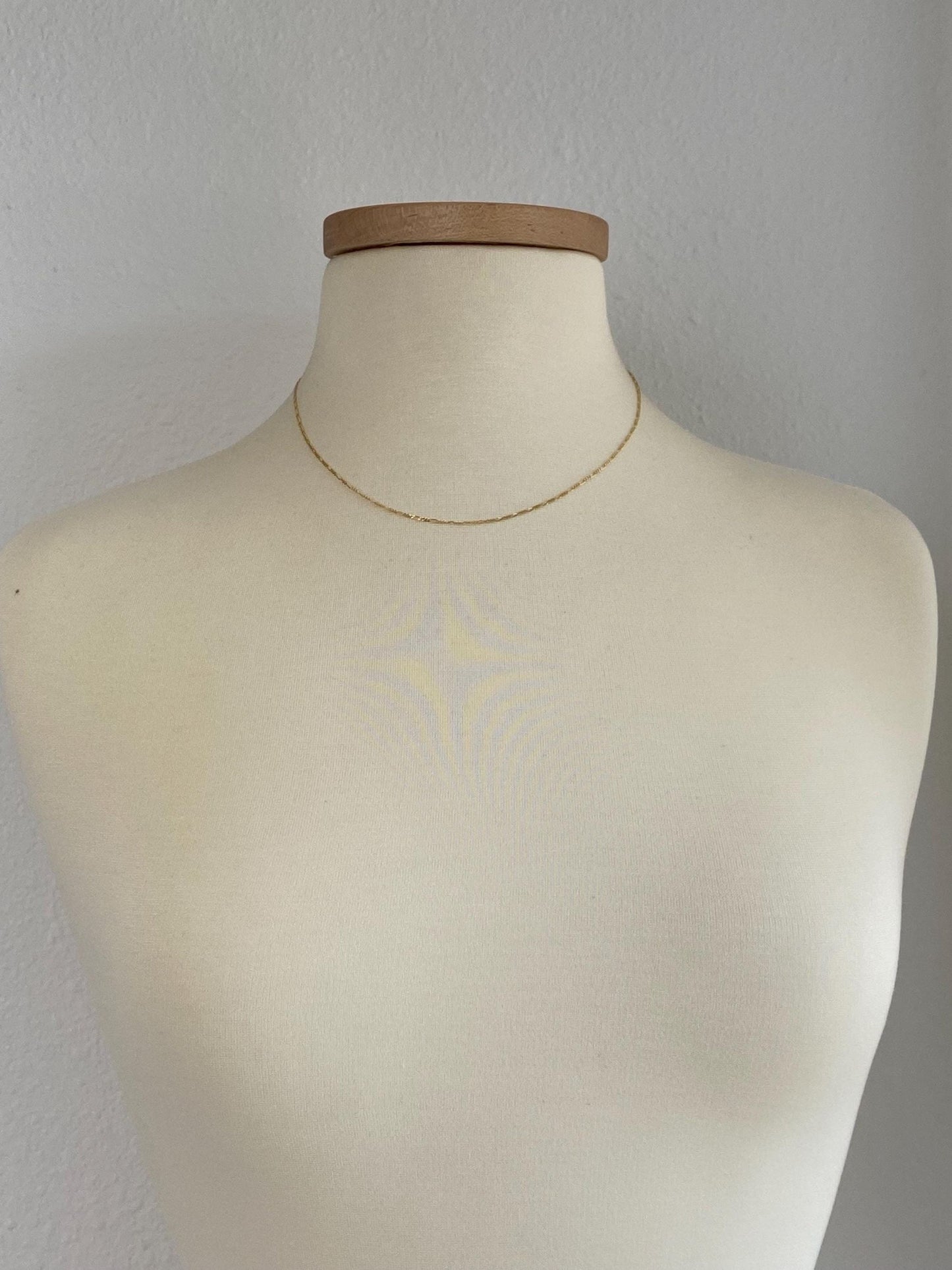 Vintage Solid 18k Yellow Gold Dainty Figaro Chain Necklace - 17.75 inches