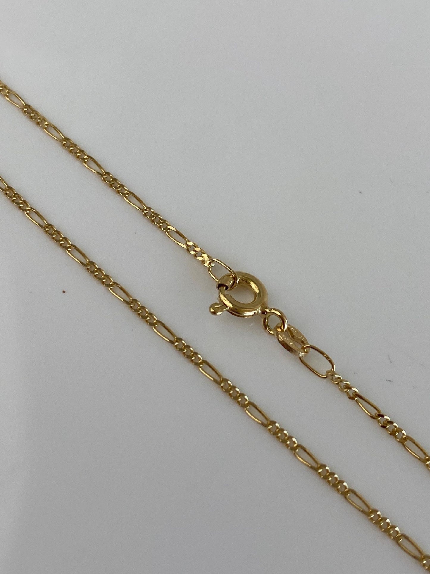 Vintage Solid 18k Yellow Gold Dainty Figaro Chain Necklace - 17.75 inches