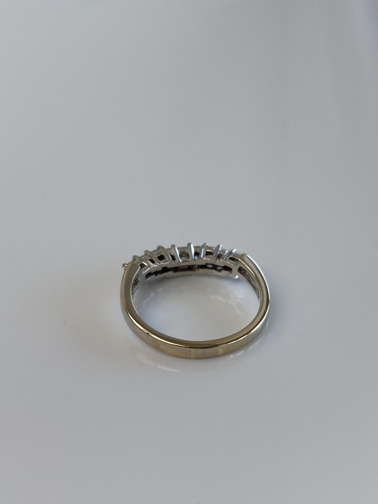 Vintage Solid 18k White Gold Diamond Ring Band - Size 5.75