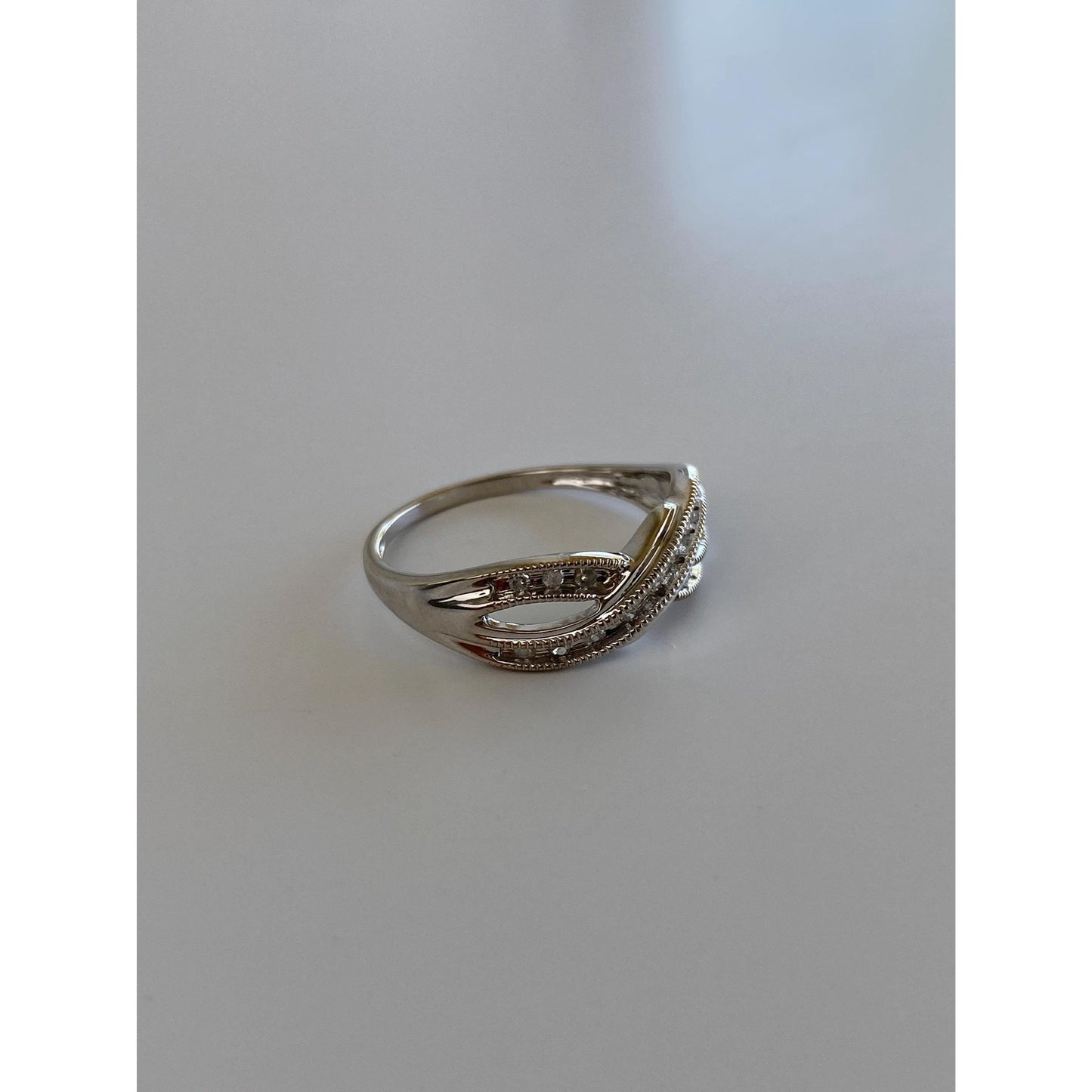 Vintage Solid 14k White Gold Diamond Twist Ring - Size 7