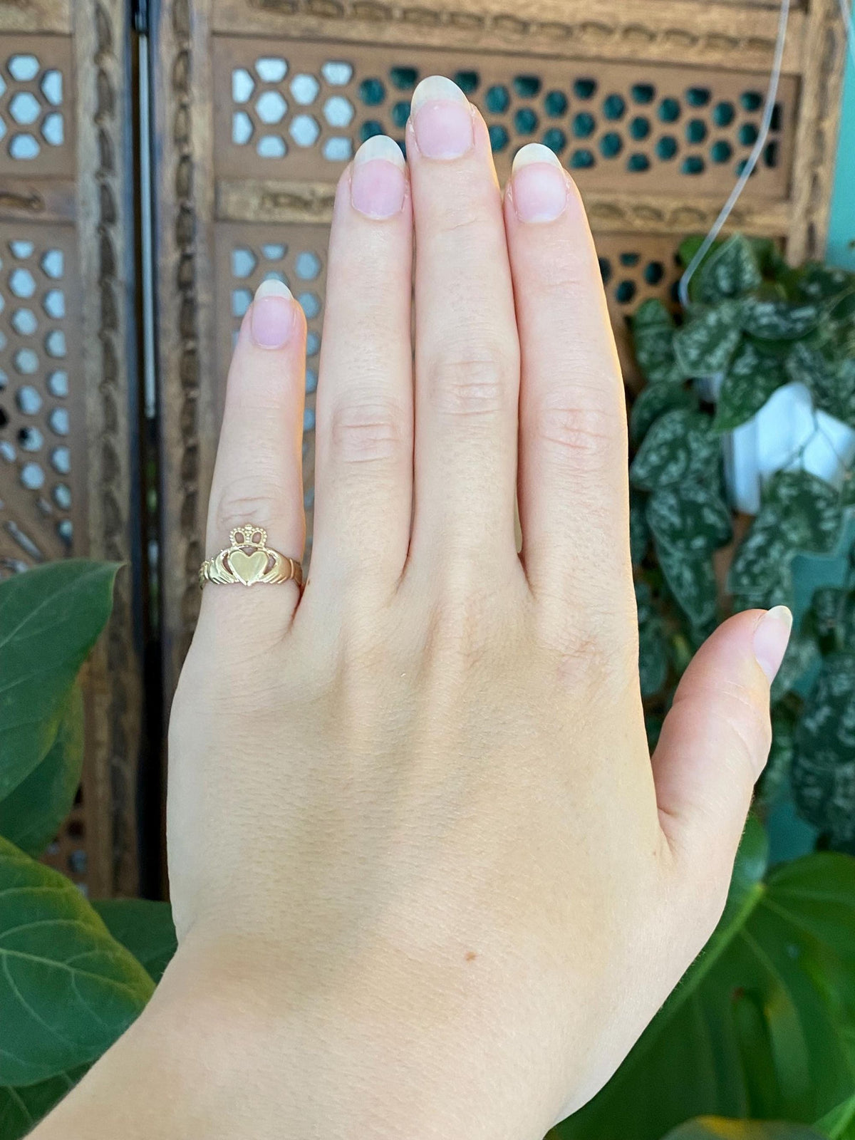 Vintage Solid 14k Yellow Gold Claddaugh Ring - Size 5