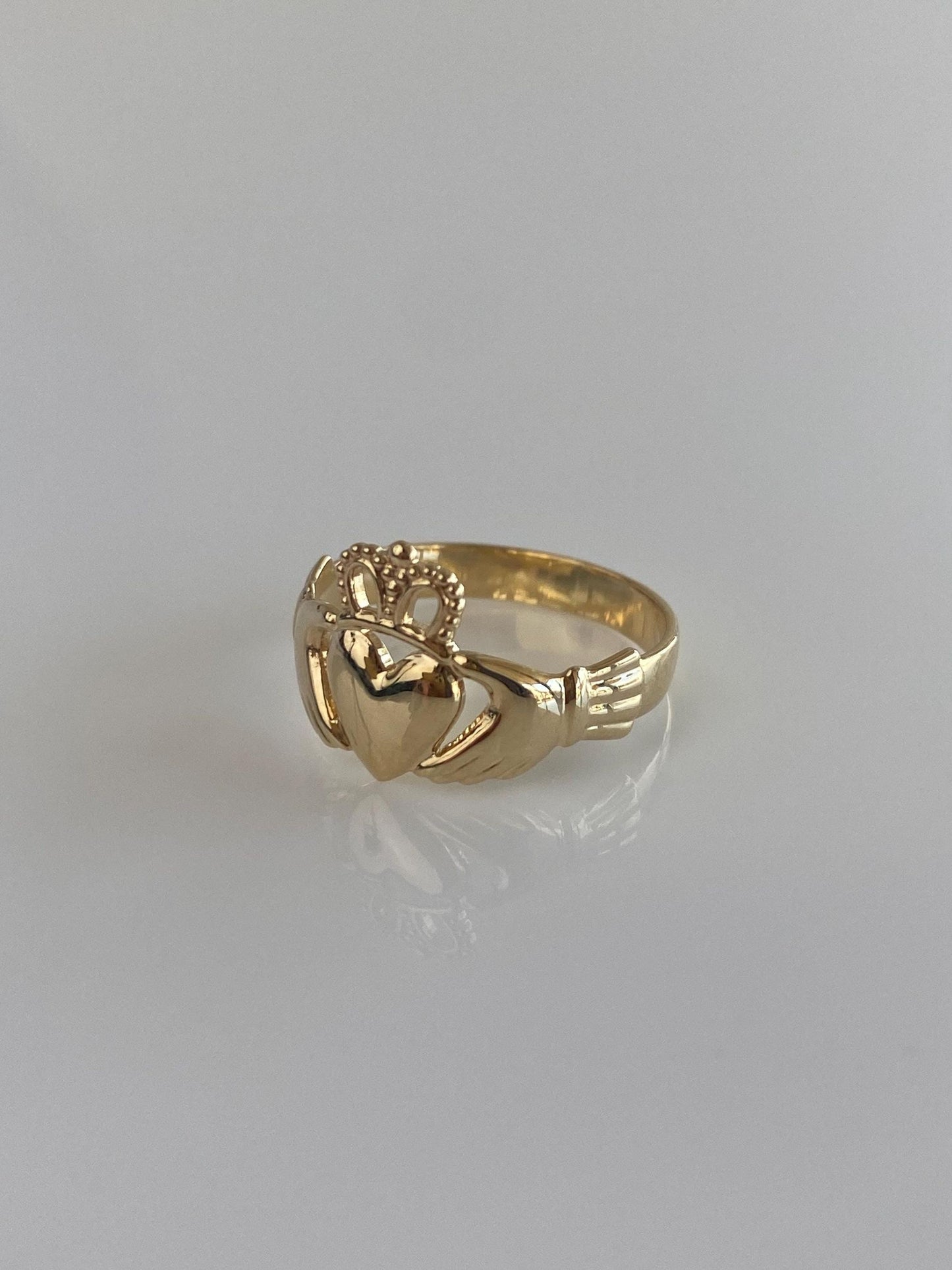 Vintage Solid 14k Yellow Gold Claddaugh Ring - Size 5