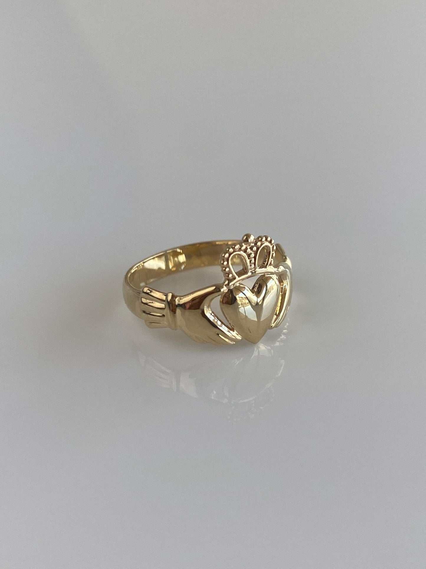 Vintage Solid 14k Yellow Gold Claddaugh Ring - Size 5