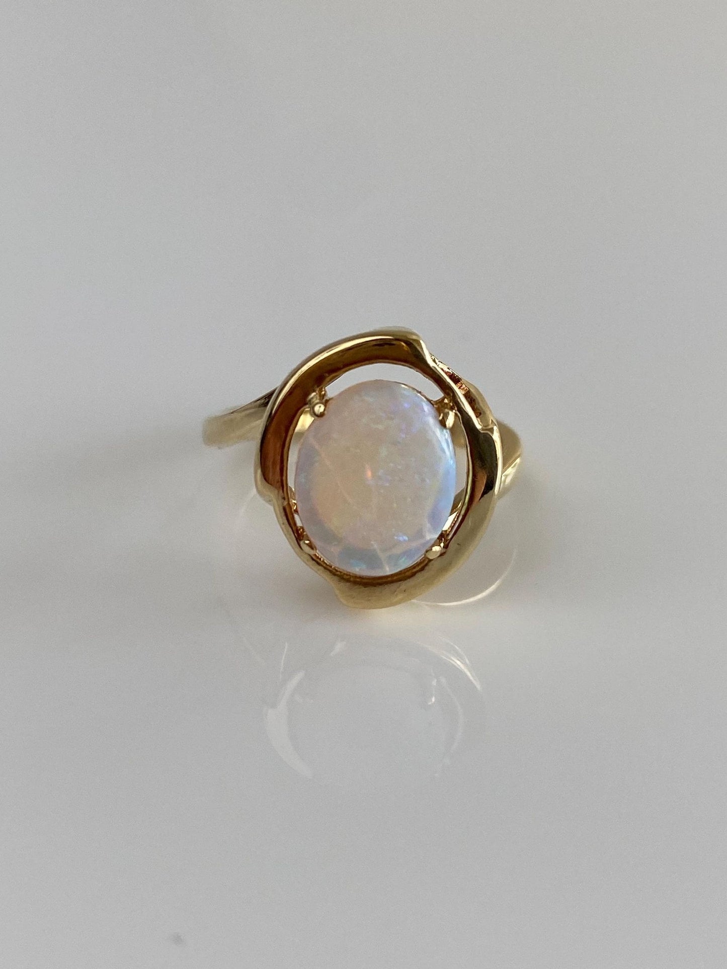 Vintage Solid 14k Yellow Gold Opal Ring - Size 4