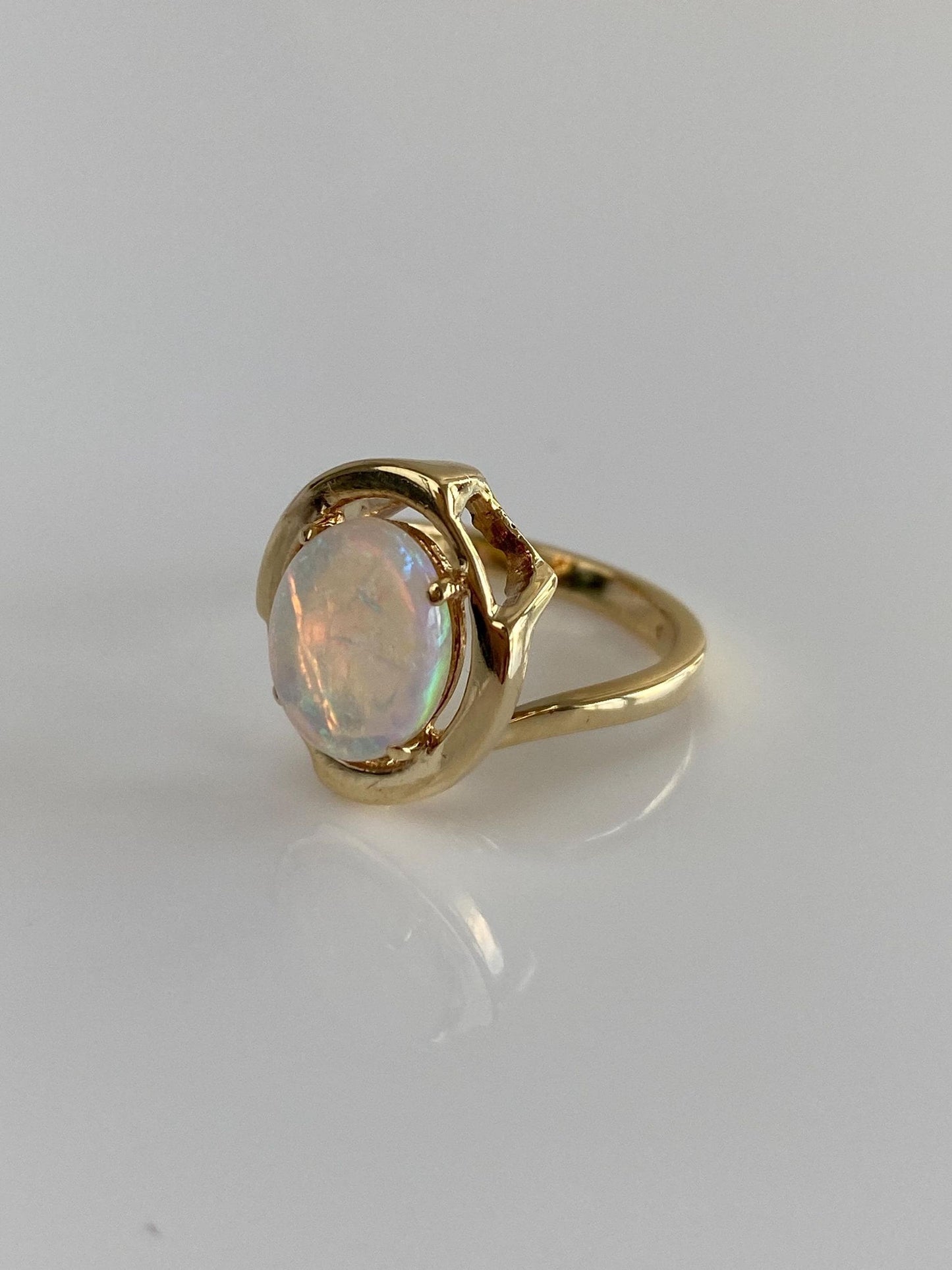 Vintage Solid 14k Yellow Gold Opal Ring - Size 4