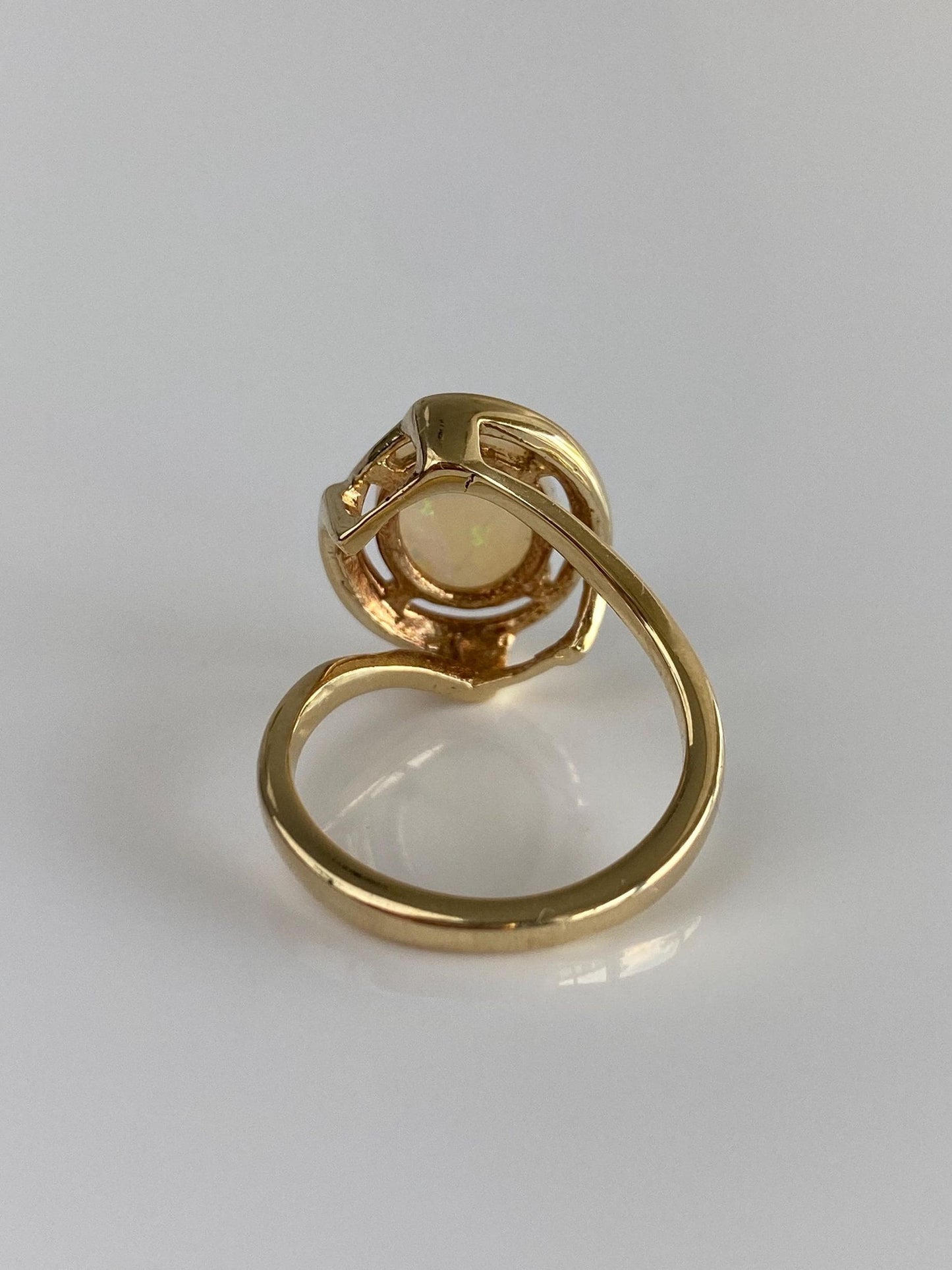 Vintage Solid 14k Yellow Gold Opal Ring - Size 4