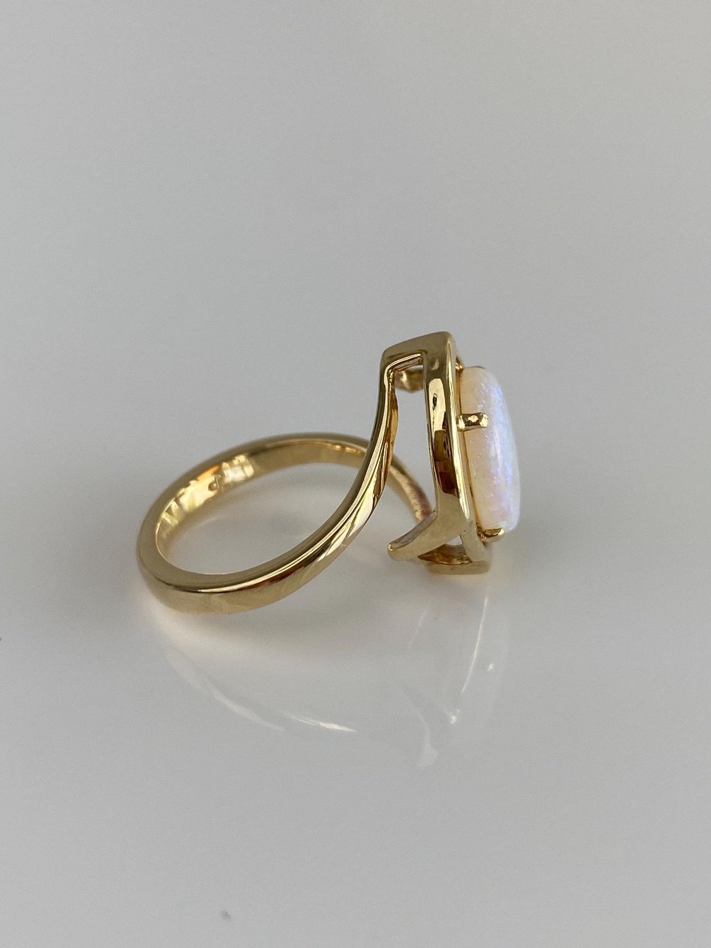 Vintage Solid 14k Yellow Gold Opal Ring - Size 4