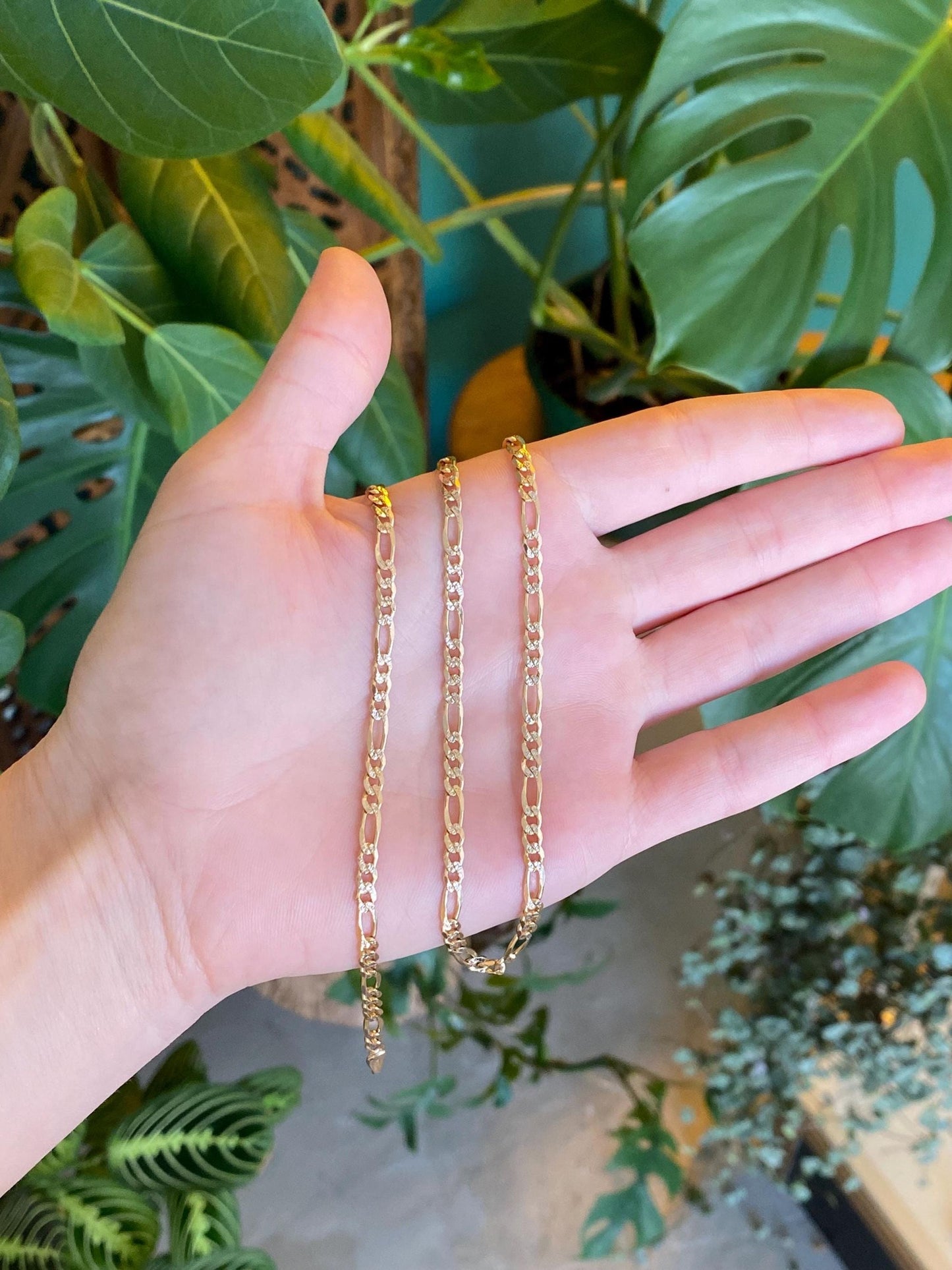 Vintage Solid 14k Yellow Gold Textured Figaro Chain Necklace - 18.25 inches