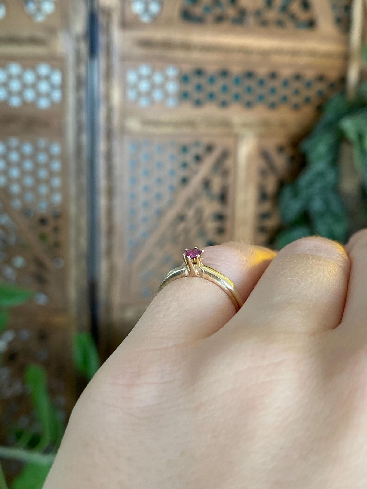 Vintage Solid 10k Yellow Gold Pink Spinel Ring - Size 3.75