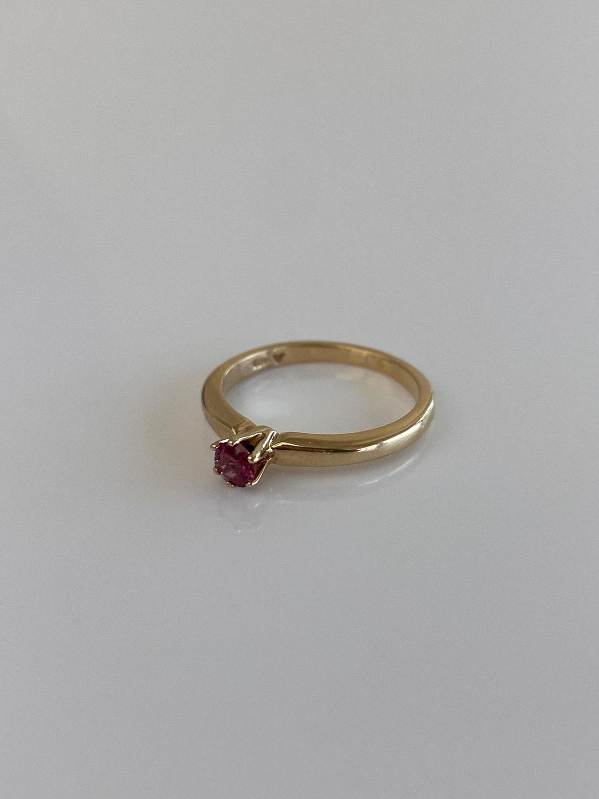 Vintage Solid 10k Yellow Gold Pink Spinel Ring - Size 3.75