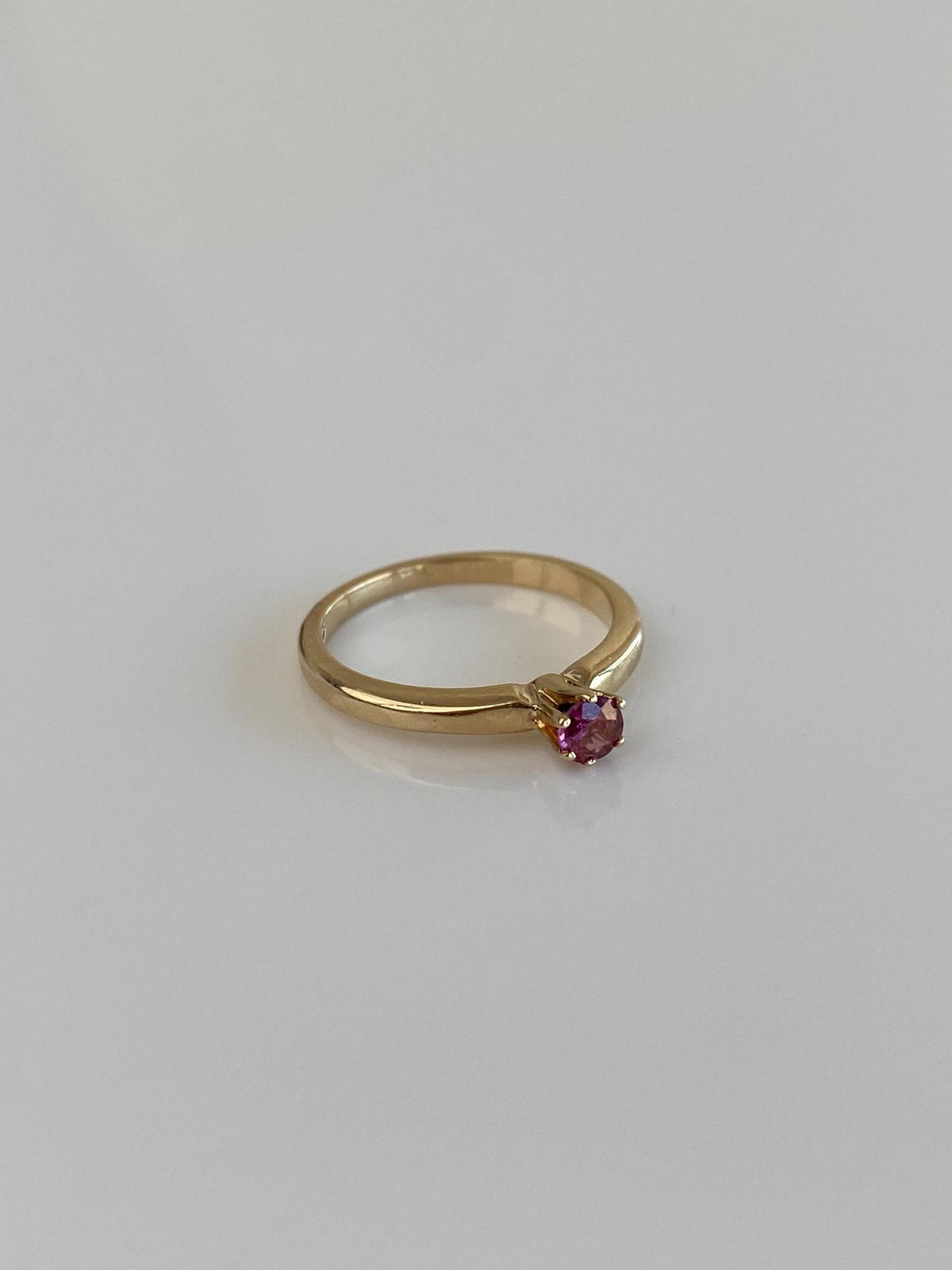 Vintage Solid 10k Yellow Gold Pink Spinel Ring - Size 3.75