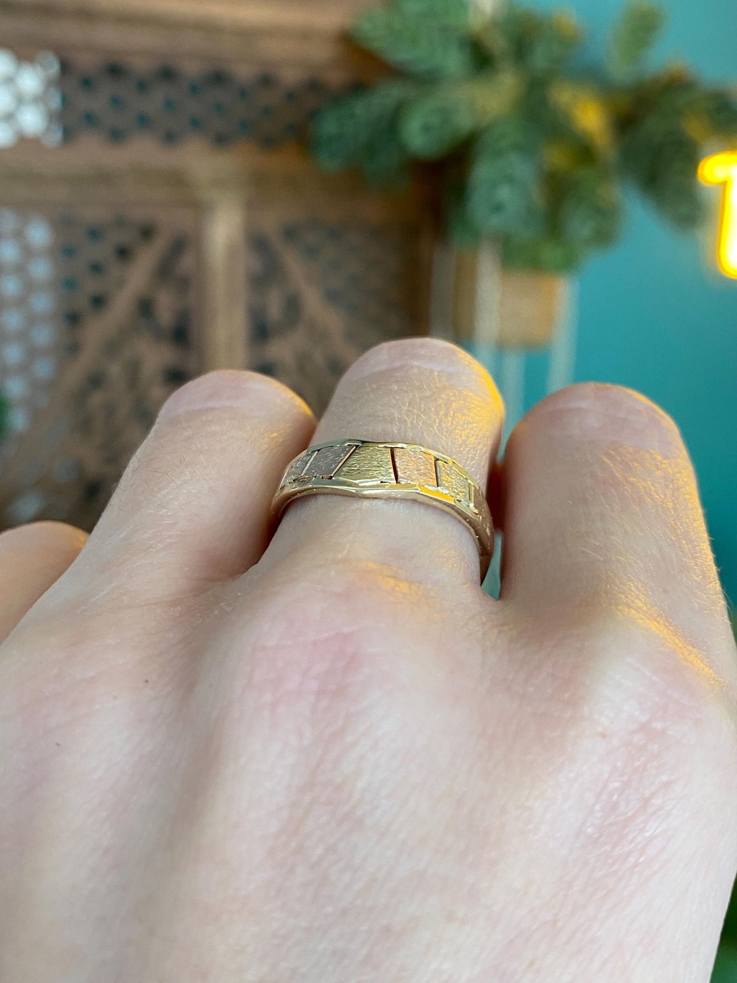 Vintage Solid 14k Tri Tone Gold Chevron Ring - Size 7.25