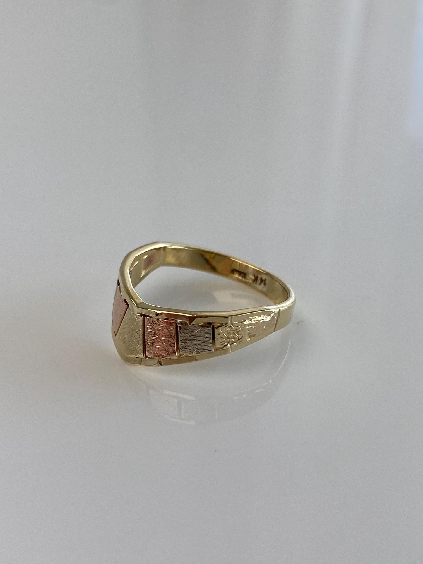 Vintage Solid 14k Tri Tone Gold Chevron Ring - Size 7.25