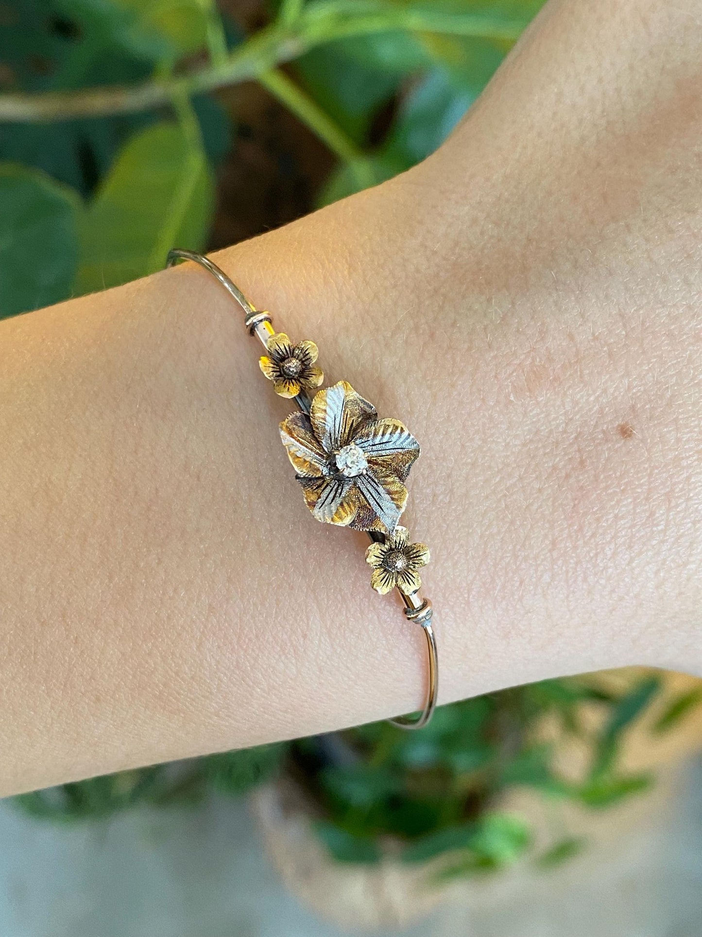 Vintage 9k Yellow Rosey & White Gold Diamond Flowers Bangle Bracelet - 7 1/4 Inches