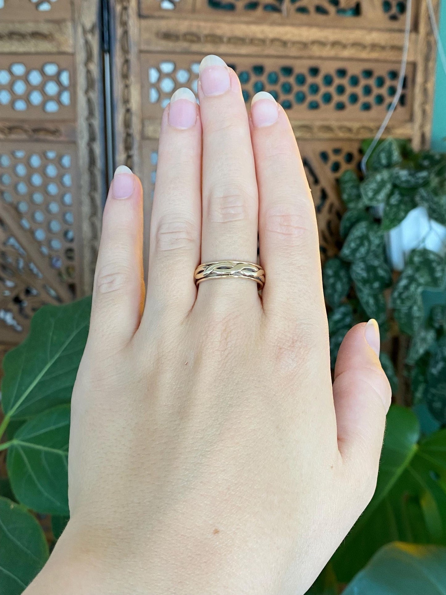 Vintage Solid 14k White & Yellow Gold Twist Design Ring Band - Size 9