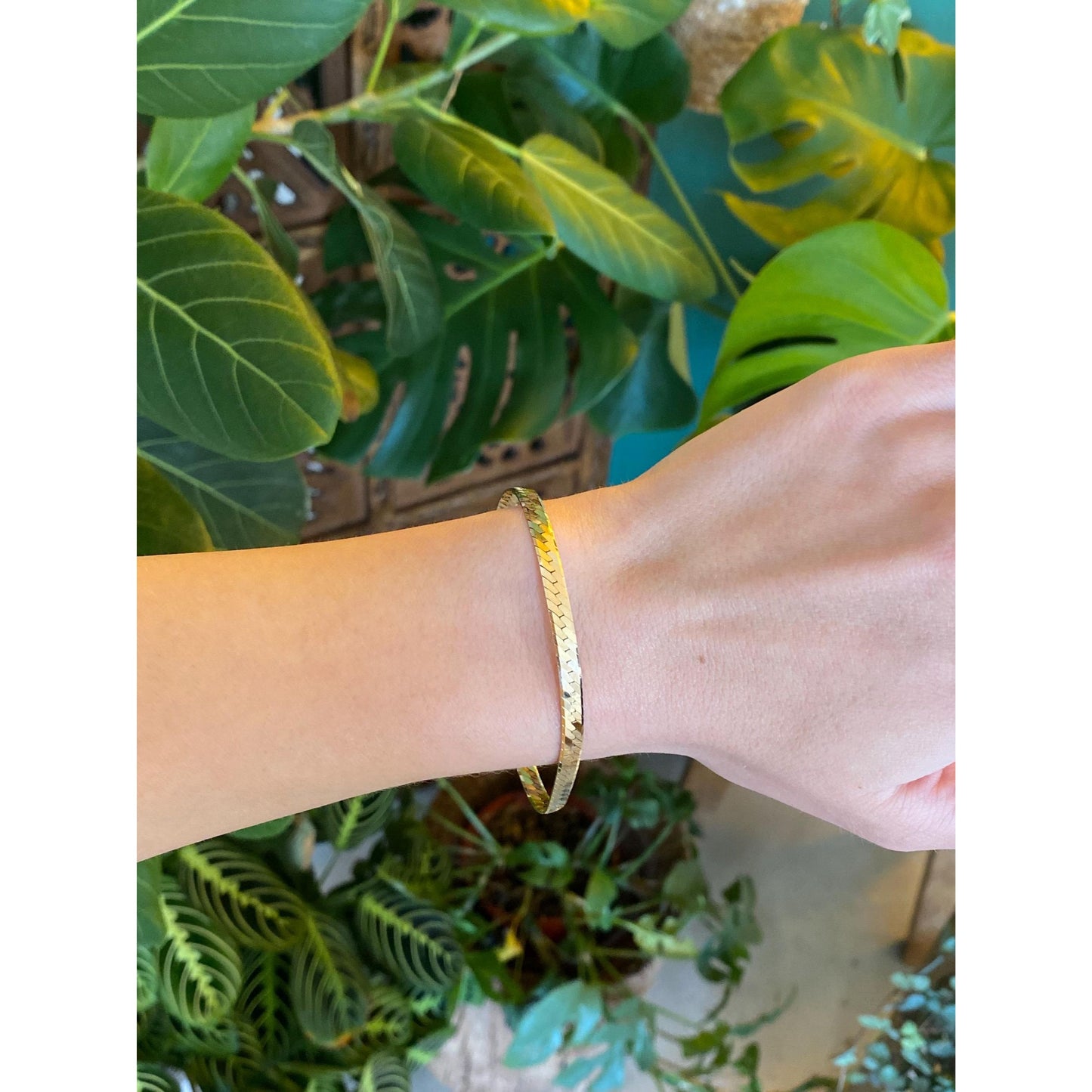 Vintage Solid 14k Yellow Gold Herringbone Chain Bracelet - 8 inches