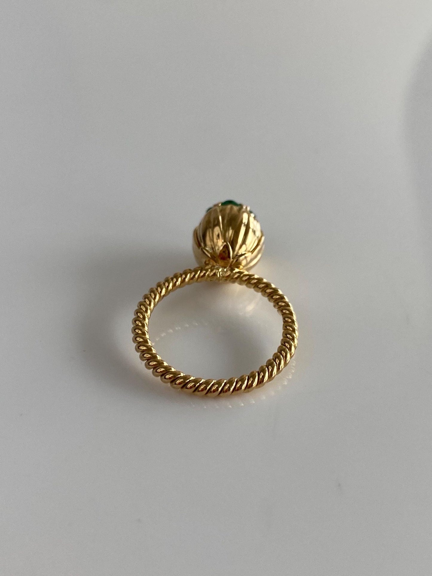 Vintage Solid 18k Yellow Gold Emerald Halo Diamond Flower Ring - Size 4.25