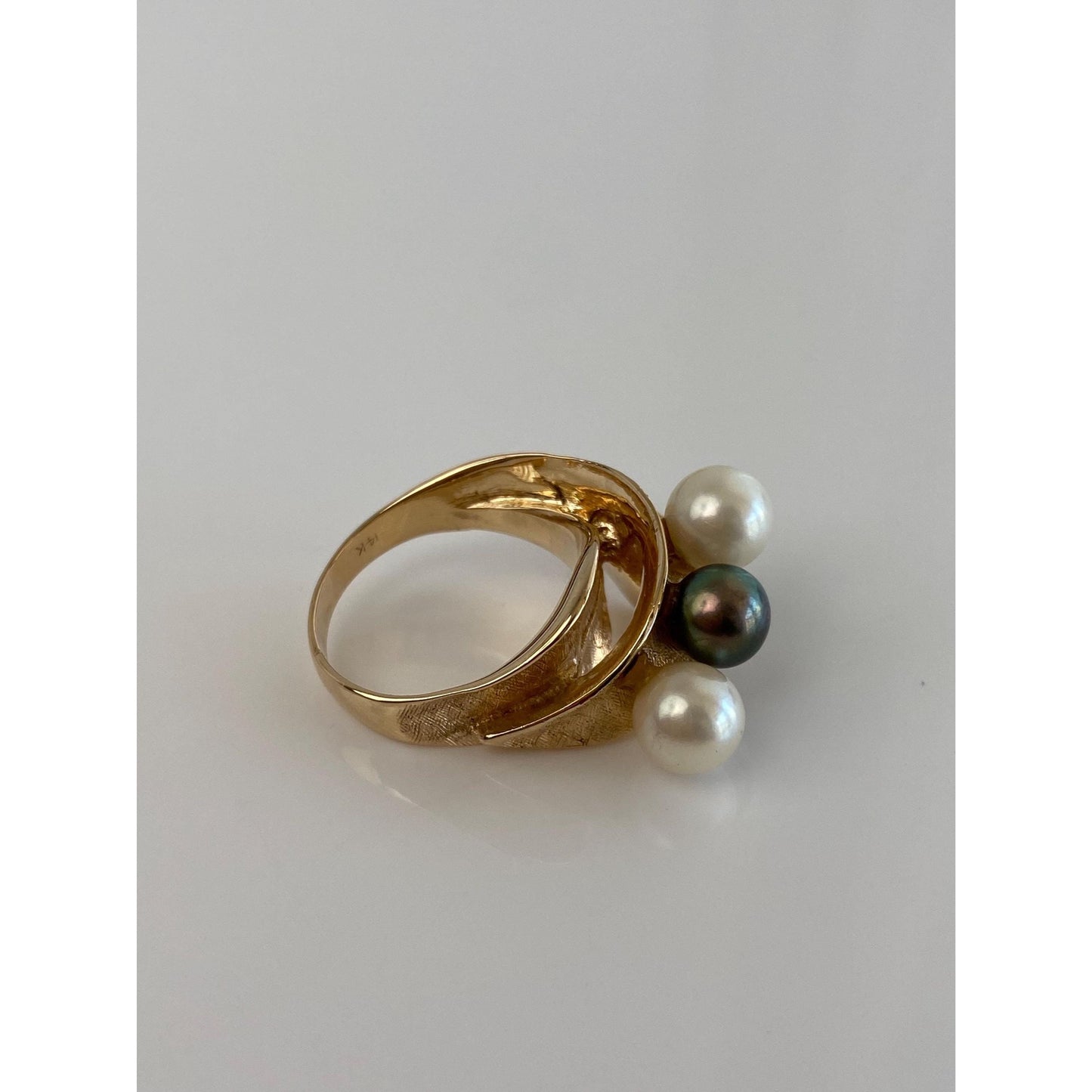 Vintage Solid 14k Yellow Gold White & Peacock Pearl Textured Ring - Size 6