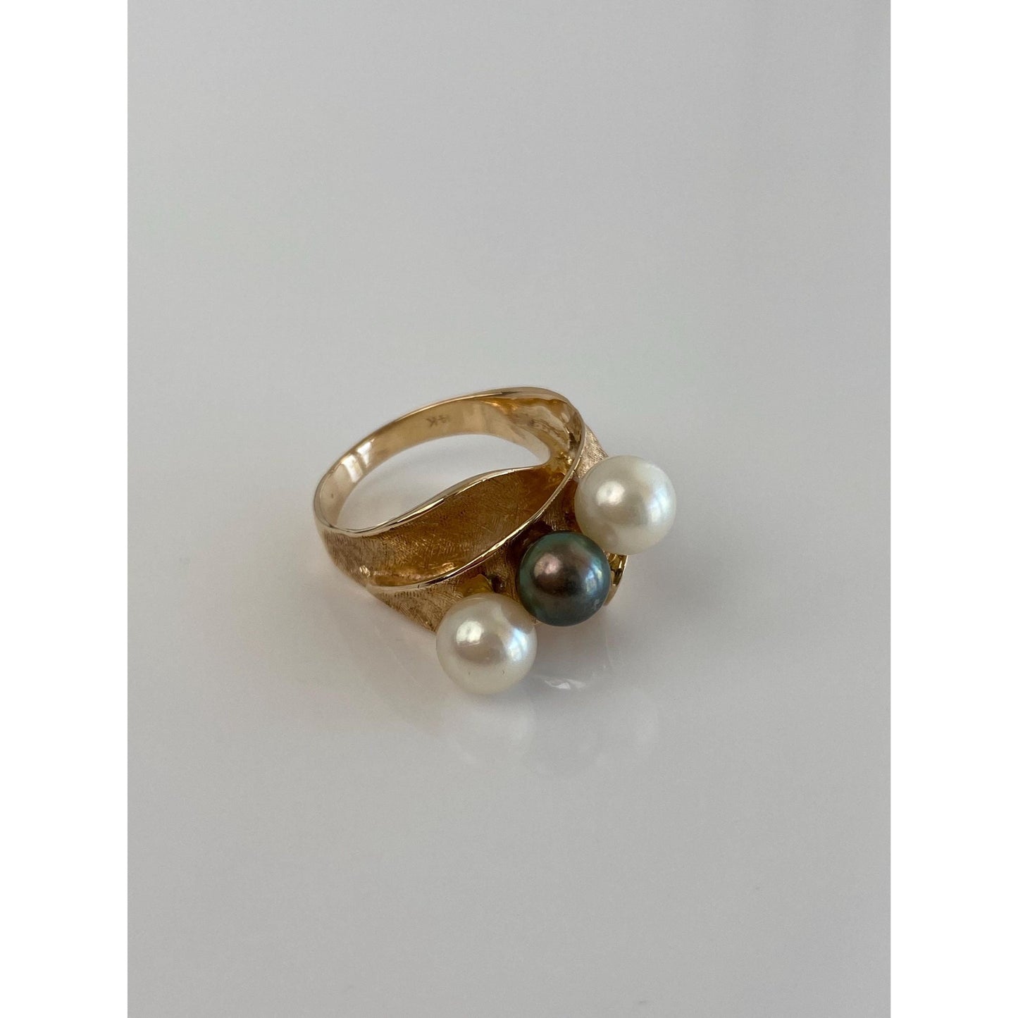 Vintage Solid 14k Yellow Gold White & Peacock Pearl Textured Ring - Size 6