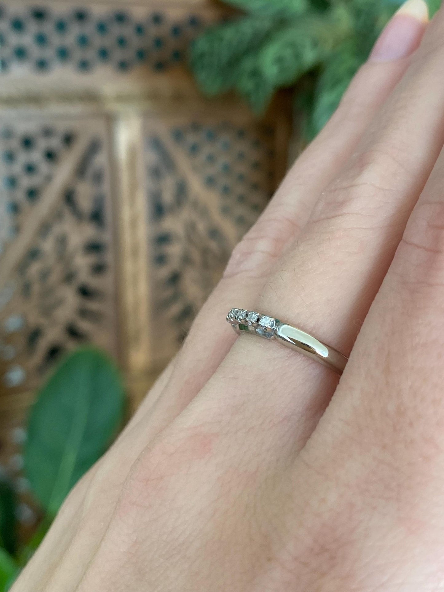 Vintage Solid 14k White Gold Clear Sapphire Ring Band - Size 7