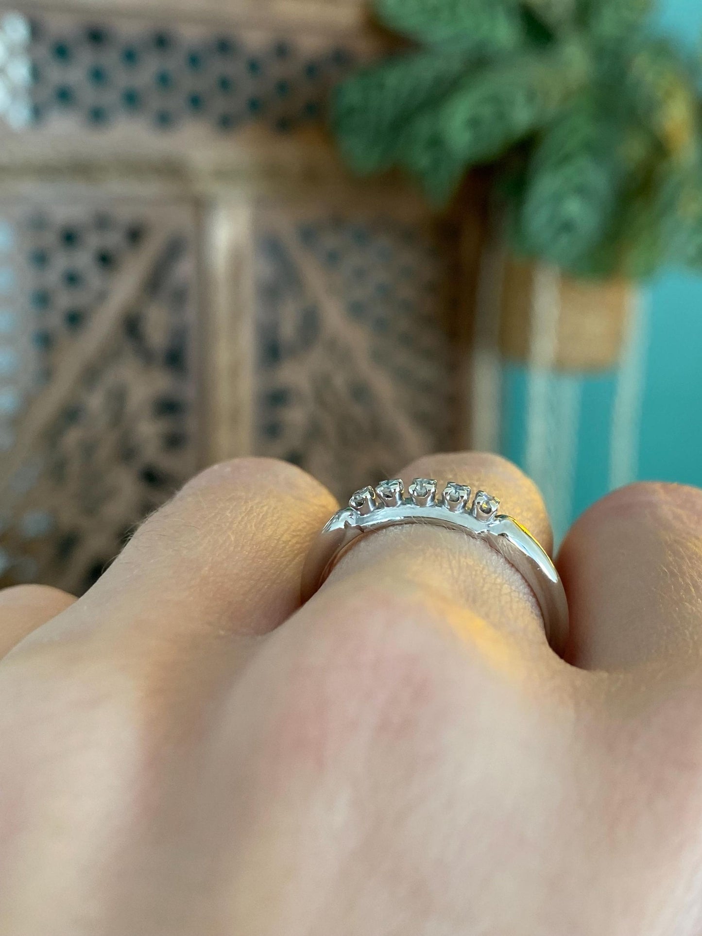 Vintage Solid 14k White Gold Clear Sapphire Ring Band - Size 7