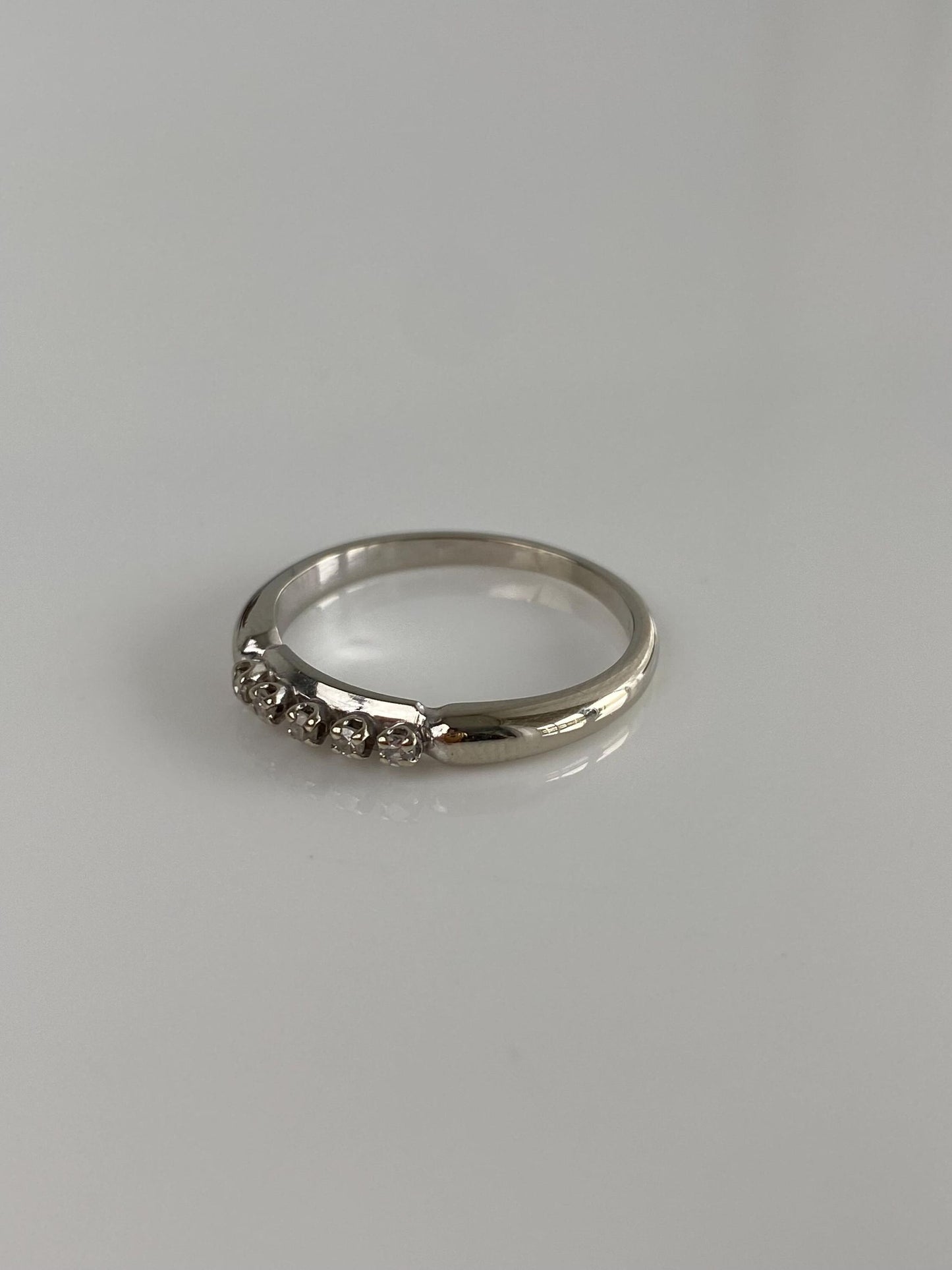 Vintage Solid 14k White Gold Clear Sapphire Ring Band - Size 7