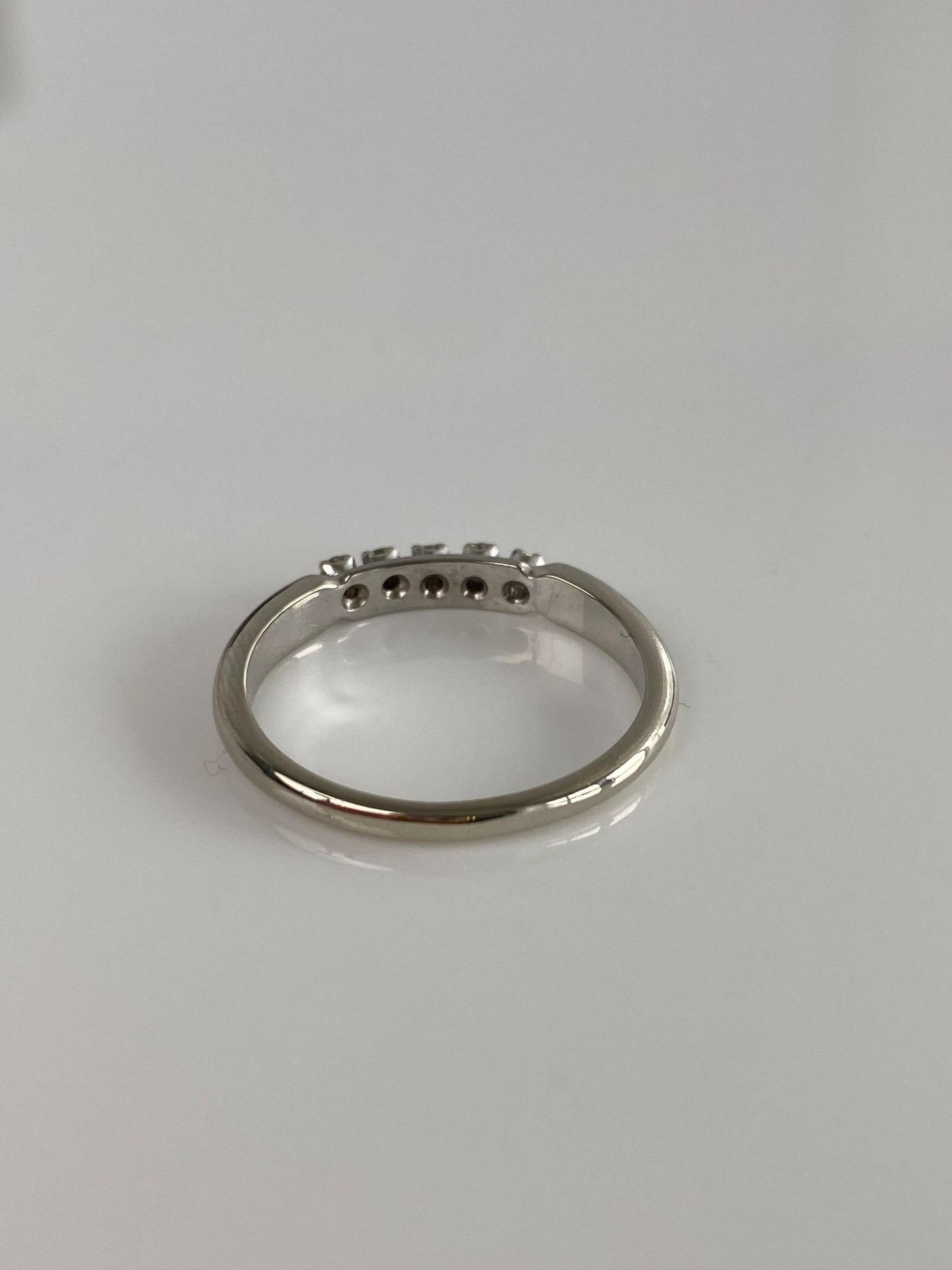 Vintage Solid 14k White Gold Clear Sapphire Ring Band - Size 7