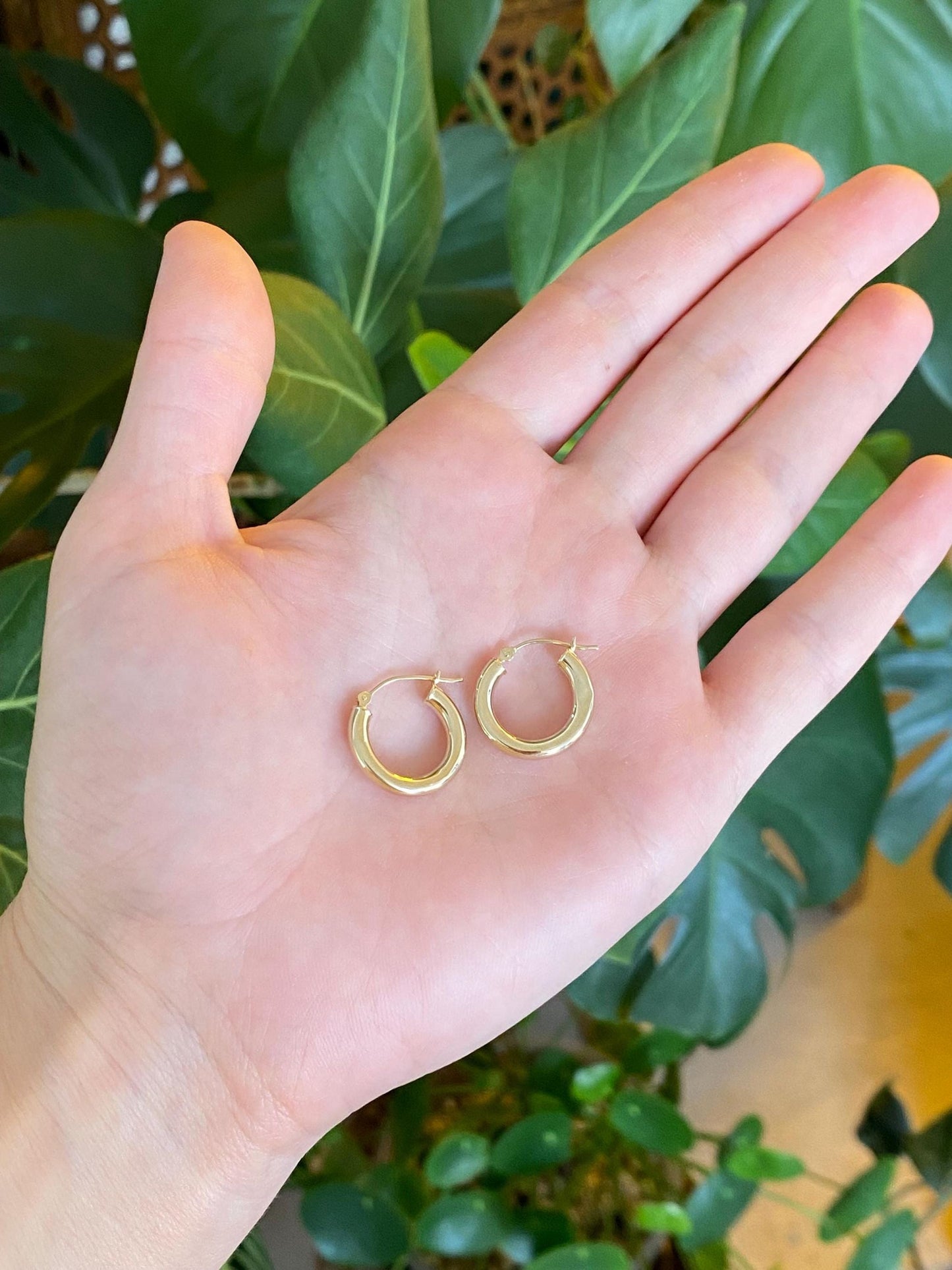 Vintage 14k Yellow Gold Small Hoop Earrings