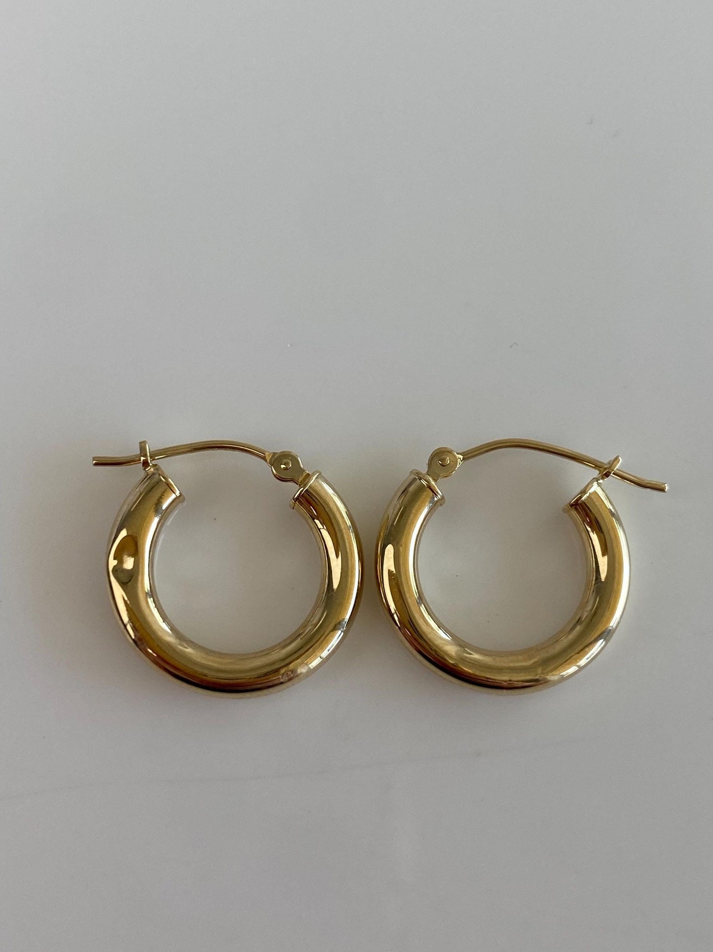 Vintage 14k Yellow Gold Small Hoop Earrings
