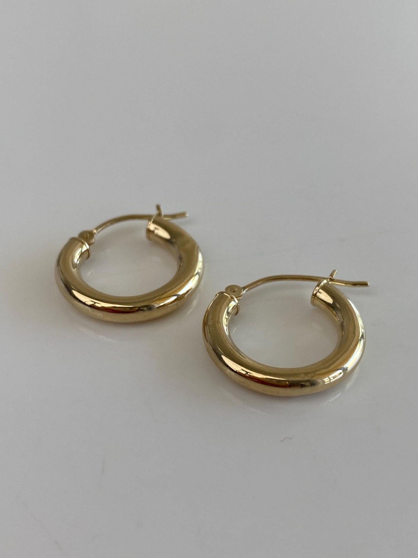 Vintage 14k Yellow Gold Small Hoop Earrings