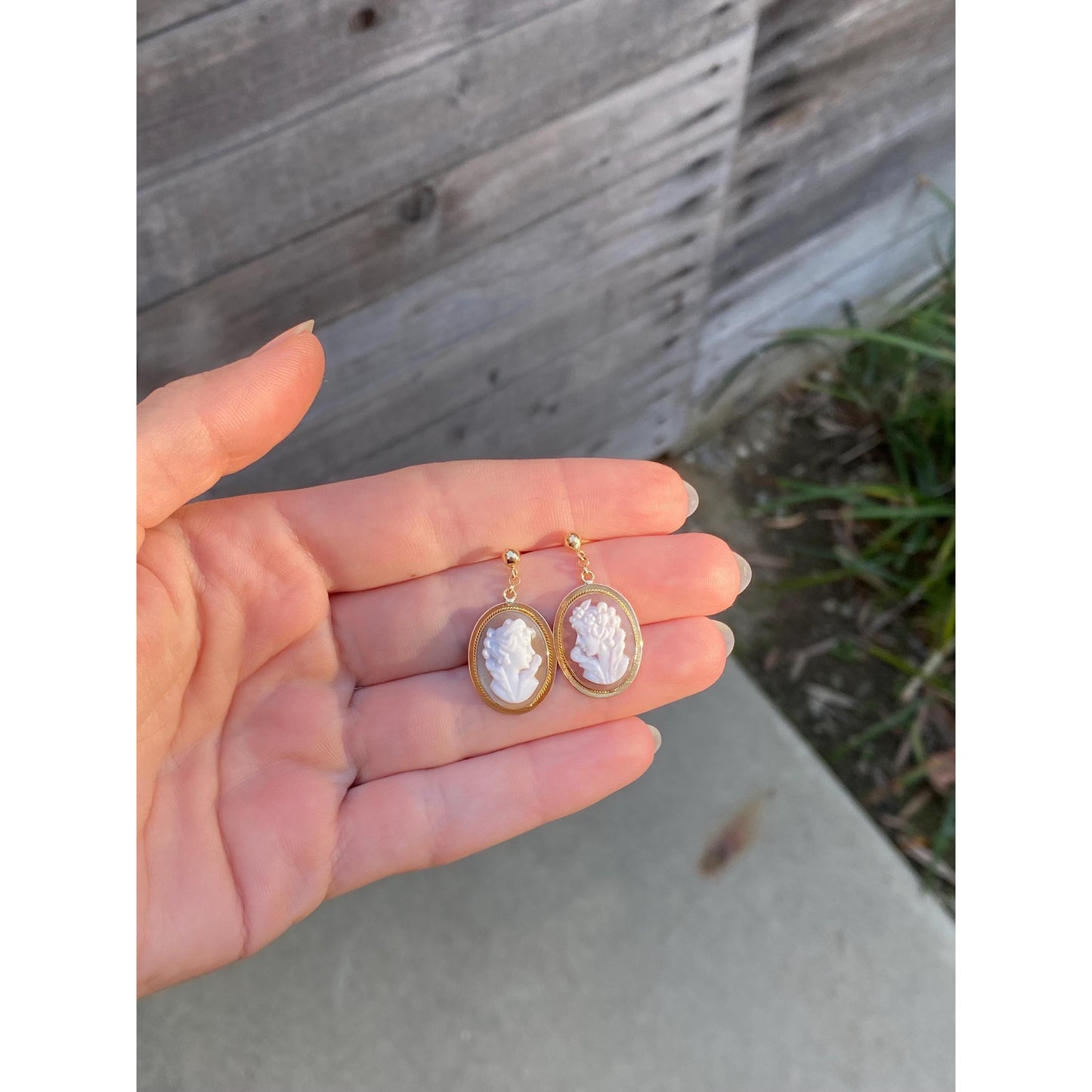 Vintage Solid 14k Yellow Gold Cameo Dangle Stud Earrings