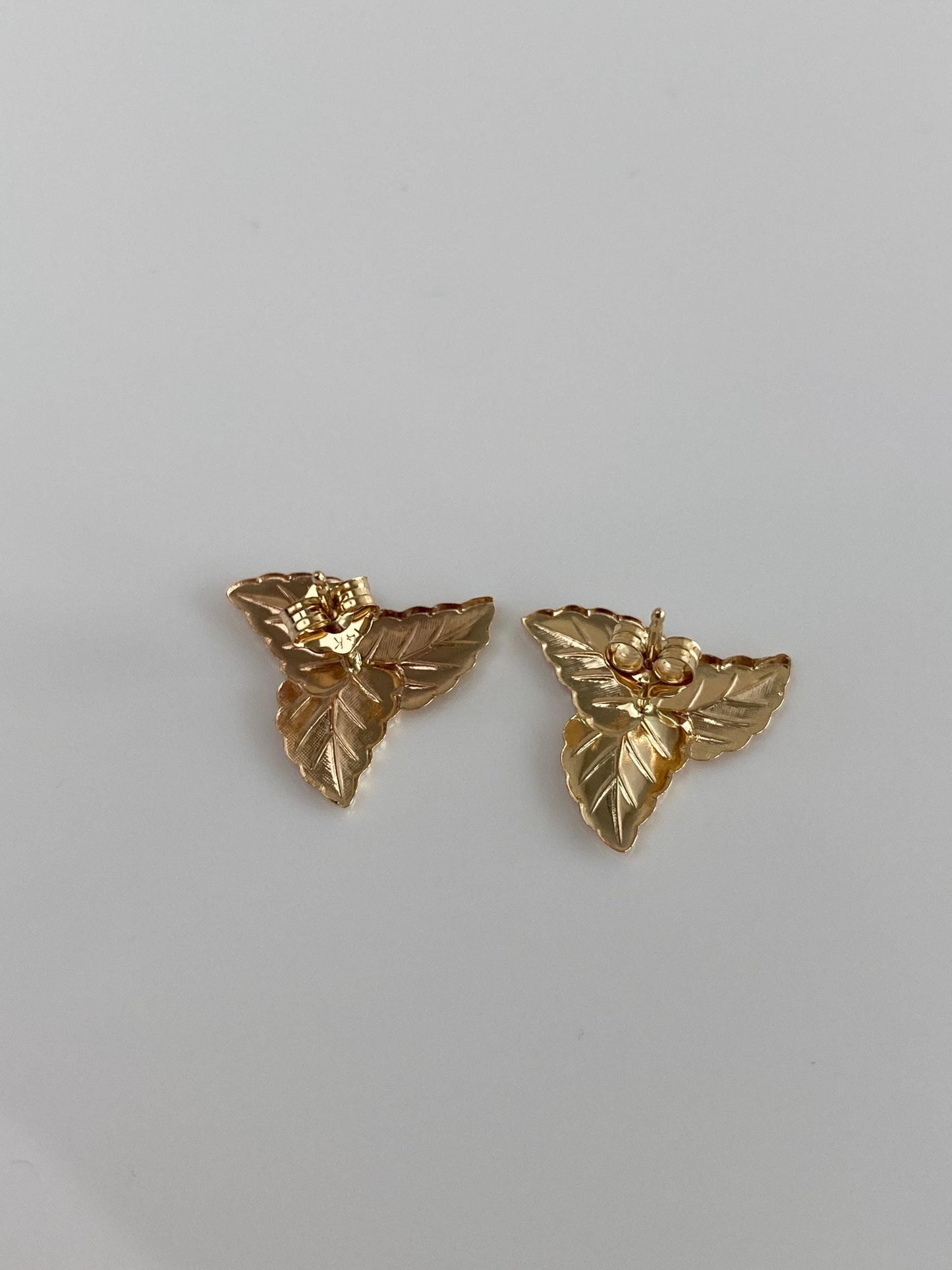 Vintage Solid 14k Yellow Gold Leaves Stud Earrings