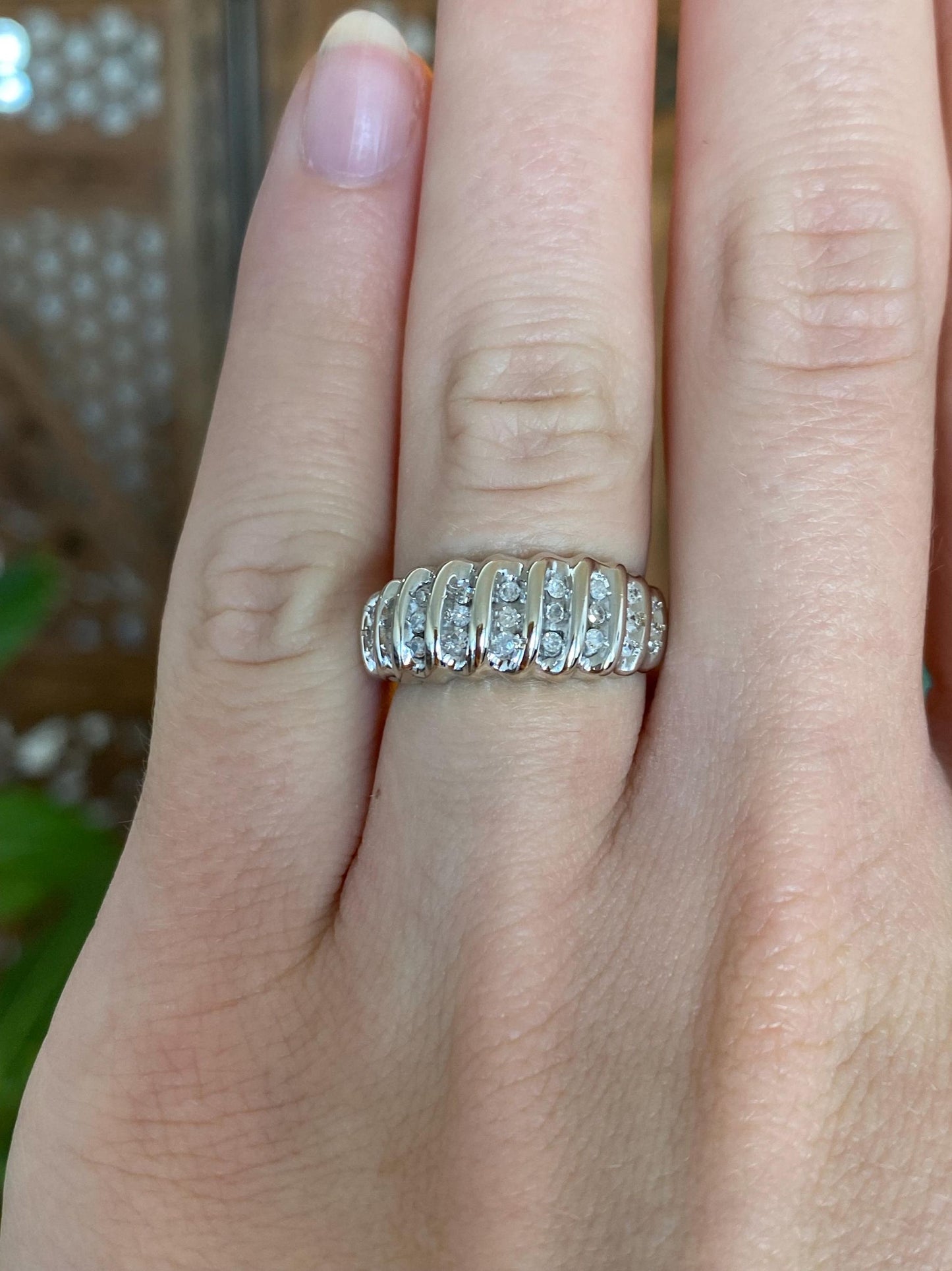 Vintage Solid 10k White Gold Diamond Ring Band - Size 5