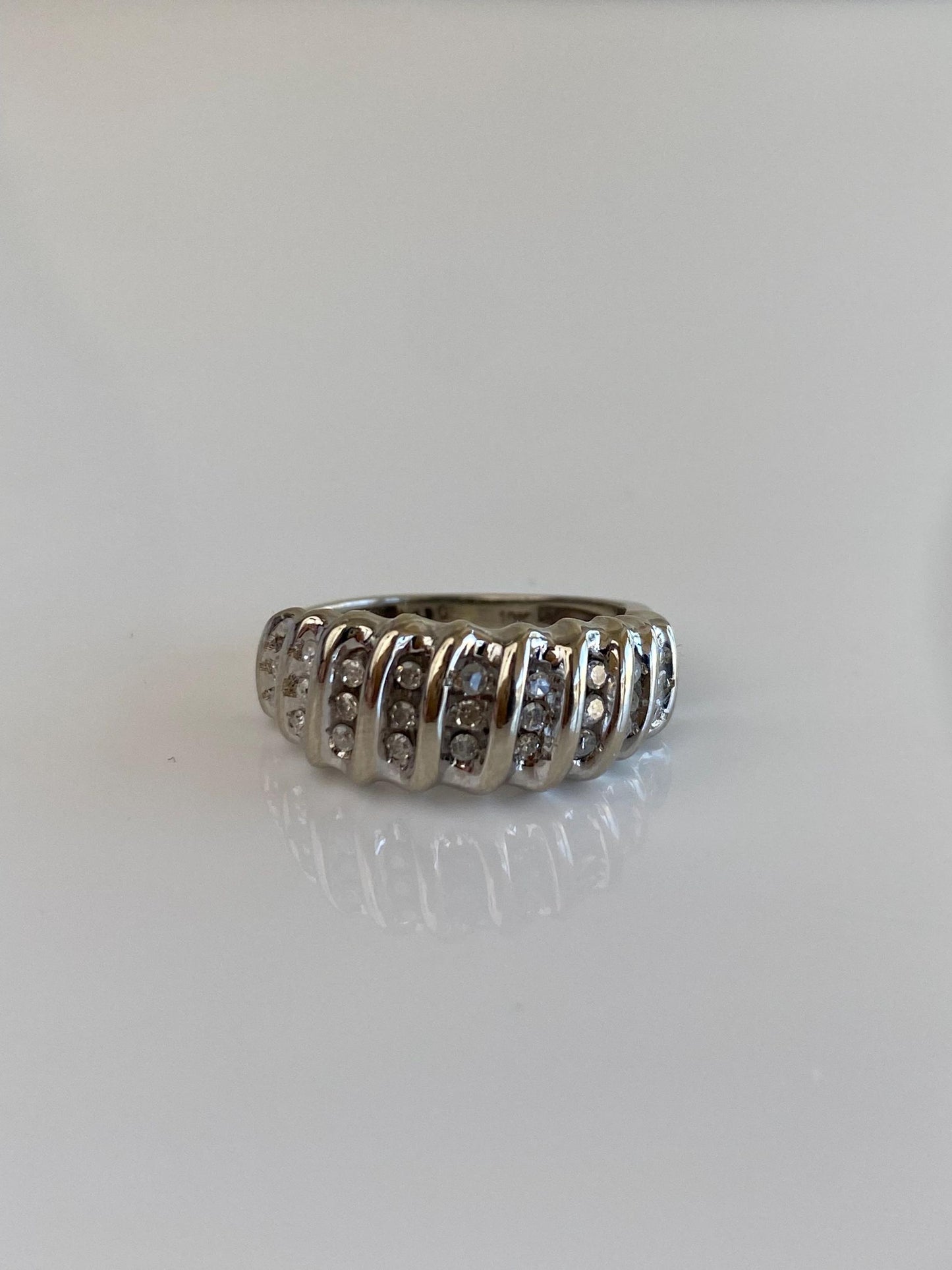 Vintage Solid 10k White Gold Diamond Ring Band - Size 5